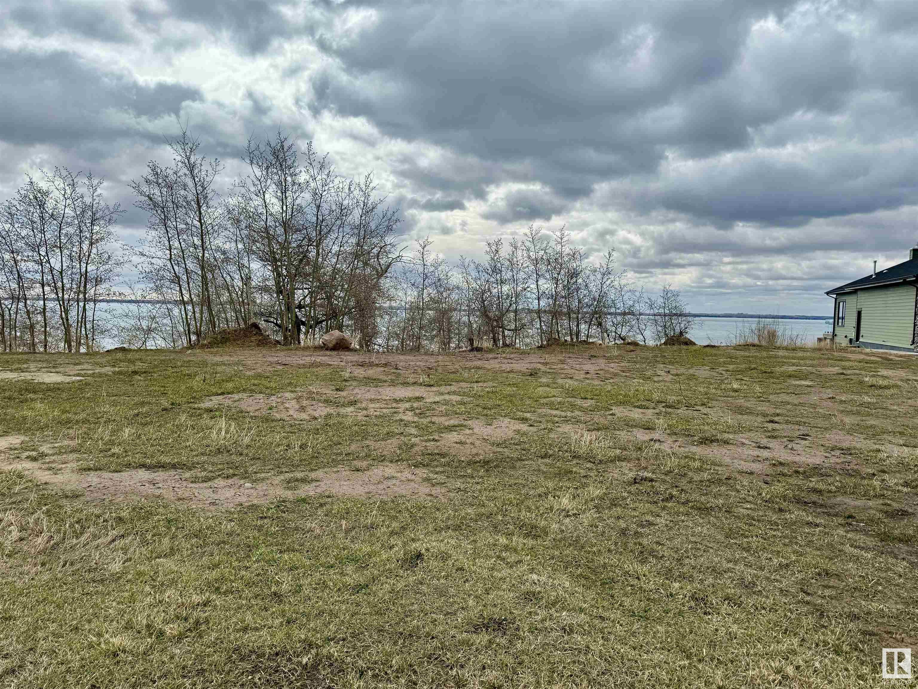      217 Lakeshore DR , Rural Camrose County,  ,T0B 0H3 ;  Listing Number: MLS E4376286