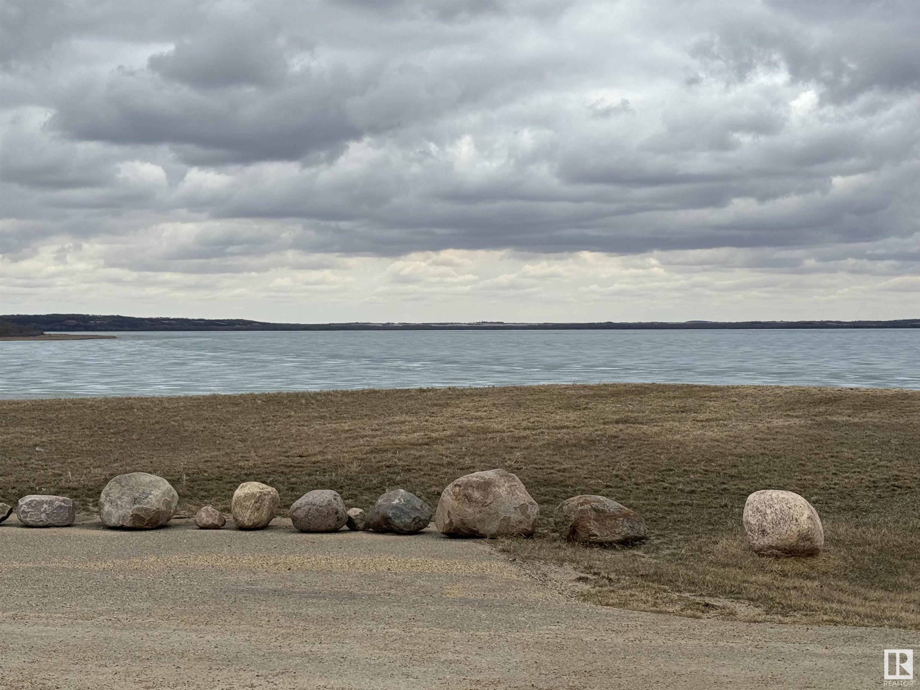      217 Lakeshore DR , Rural Camrose County,  ,T0B 0H3 ;  Listing Number: MLS E4376286