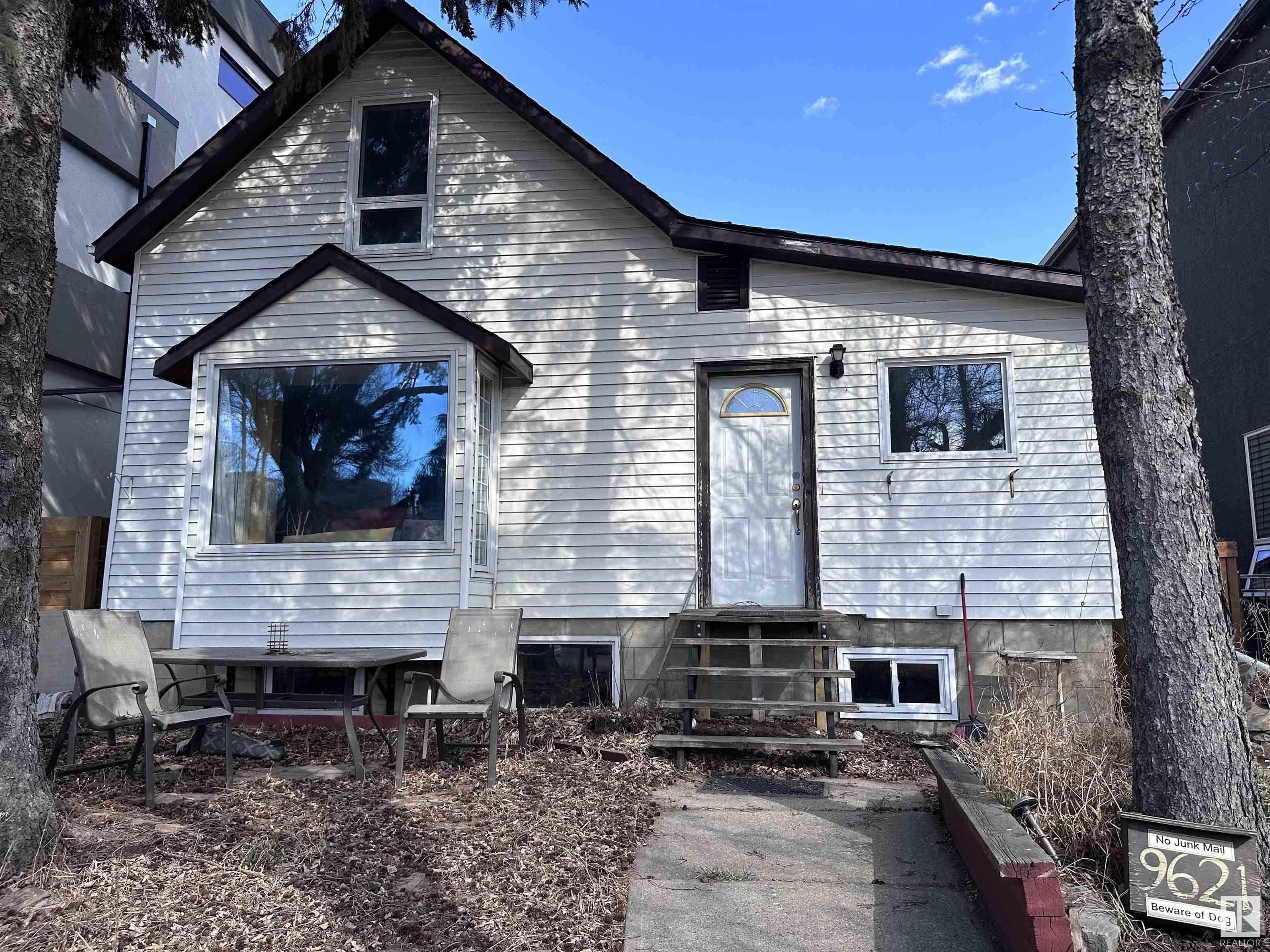 Infill lot in the desirable neighborhood of Rossdale with view of Legislature Building. Could be renovated to maintain a livable home. Has Jacuzzi and Sauna. Available for quick possession. Zoned for infills, and can accommodate a duplex or front to back 4-plex.