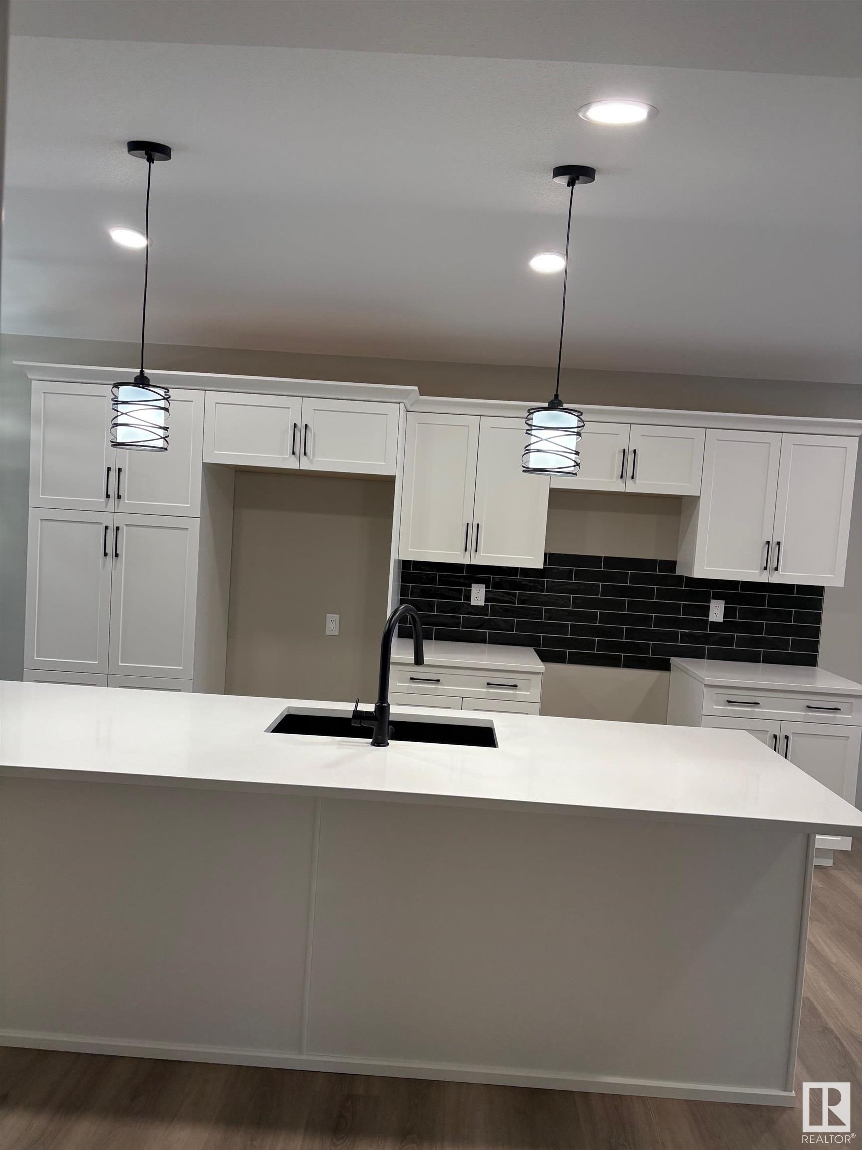      7501 44 AV , Camrose,  ,T4V 4C9 ;  Listing Number: MLS E4383731