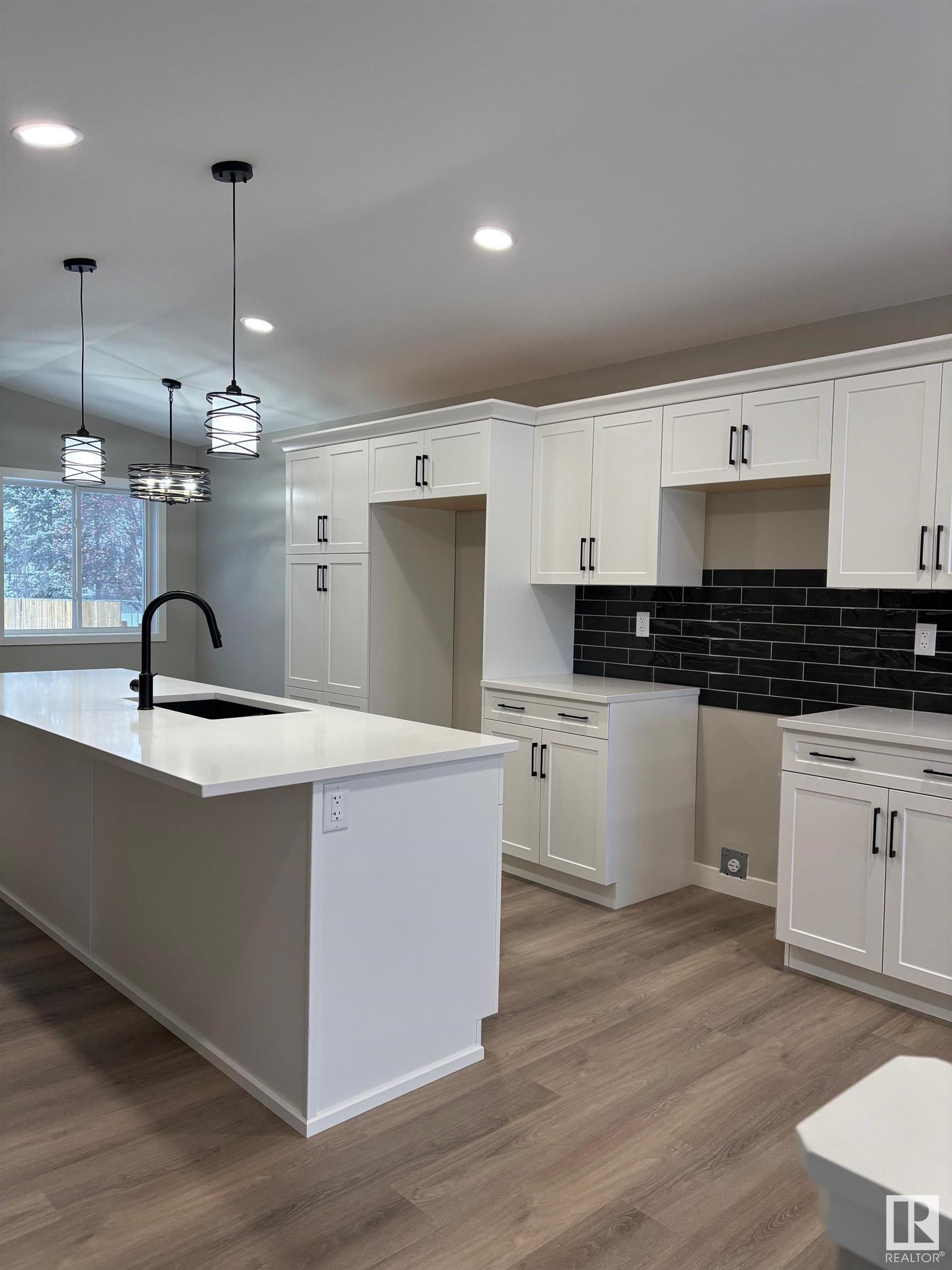      7501 44 AV , Camrose,  ,T4V 4C9 ;  Listing Number: MLS E4383731