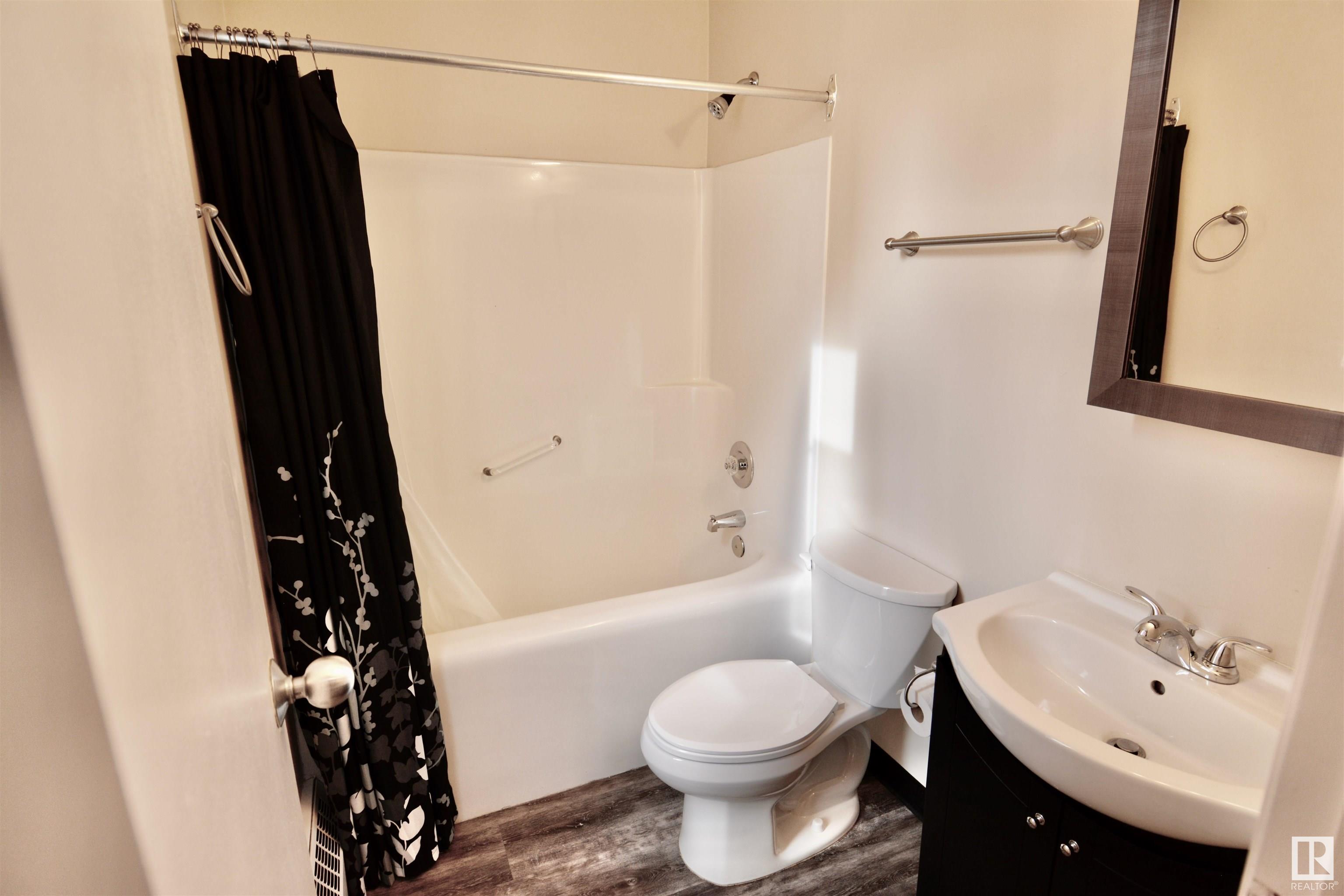      10136 95 ST NW , Edmonton,  ,T5H 2A6 ;  Listing Number: MLS E4385074