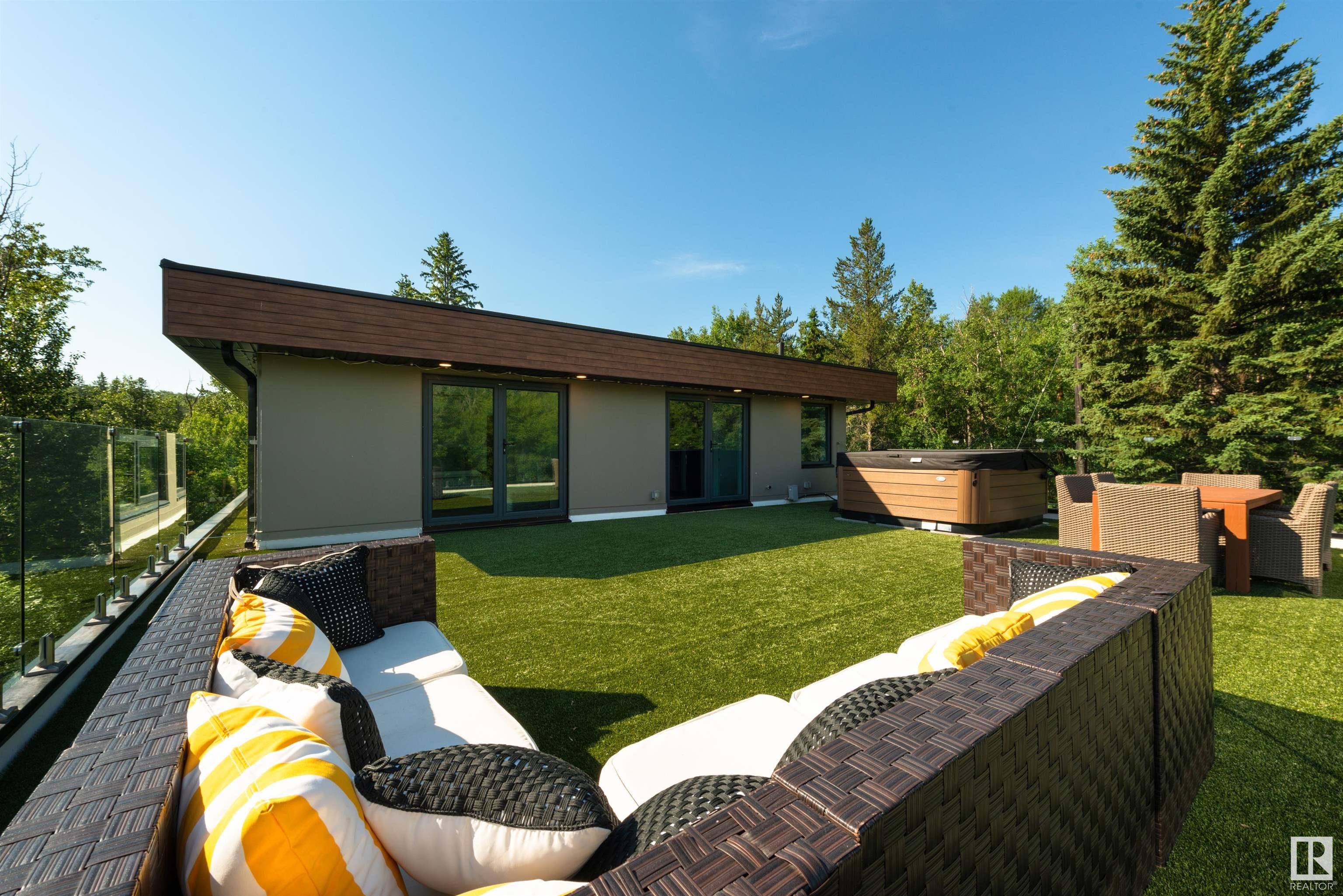      9213 97 ST NW , Edmonton,  ,T6E 3L1 ;  Listing Number: MLS E4385749