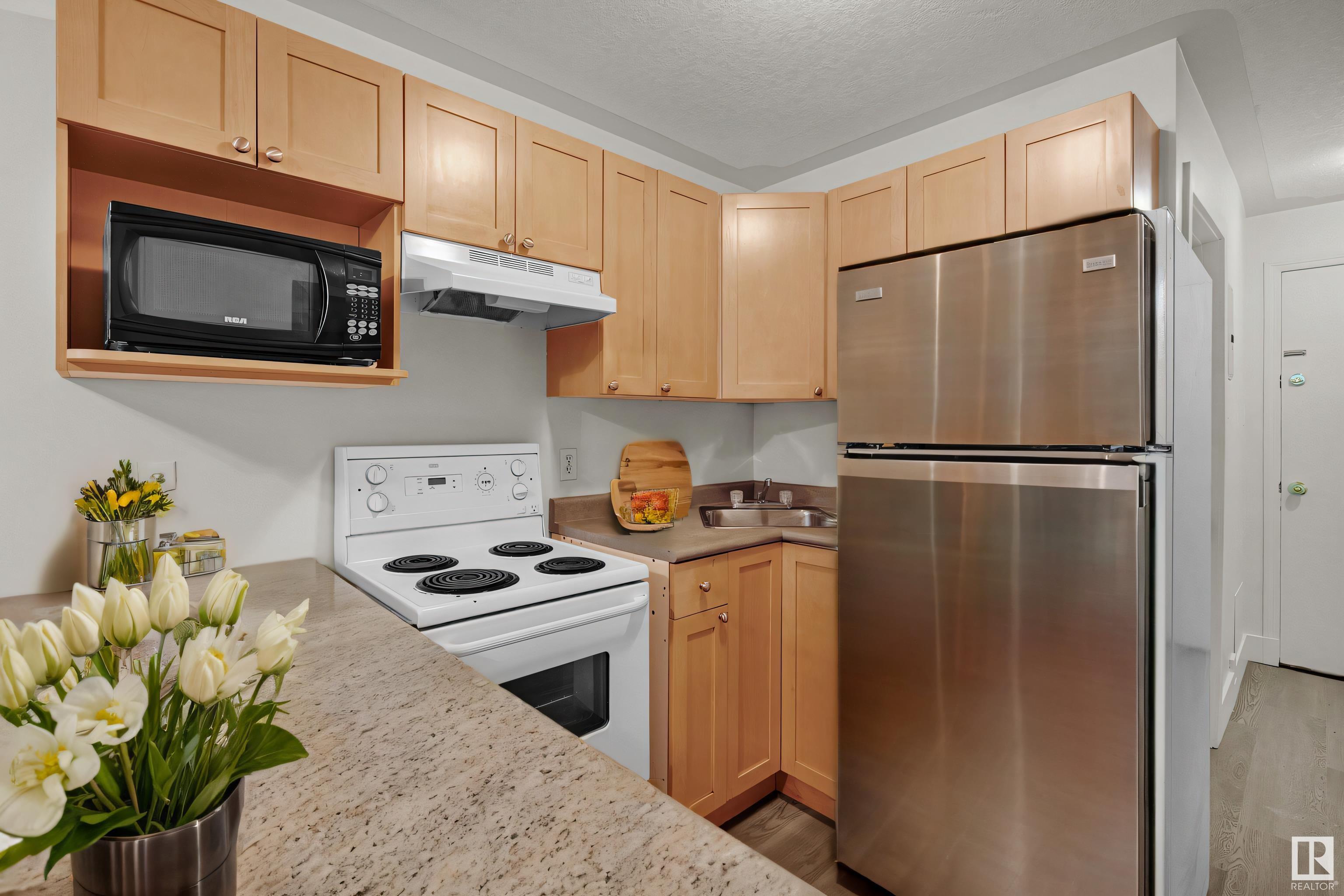      #6 11008 124 ST NW , Edmonton,  ,T5M 0J4 ;  Listing Number: MLS E4396157