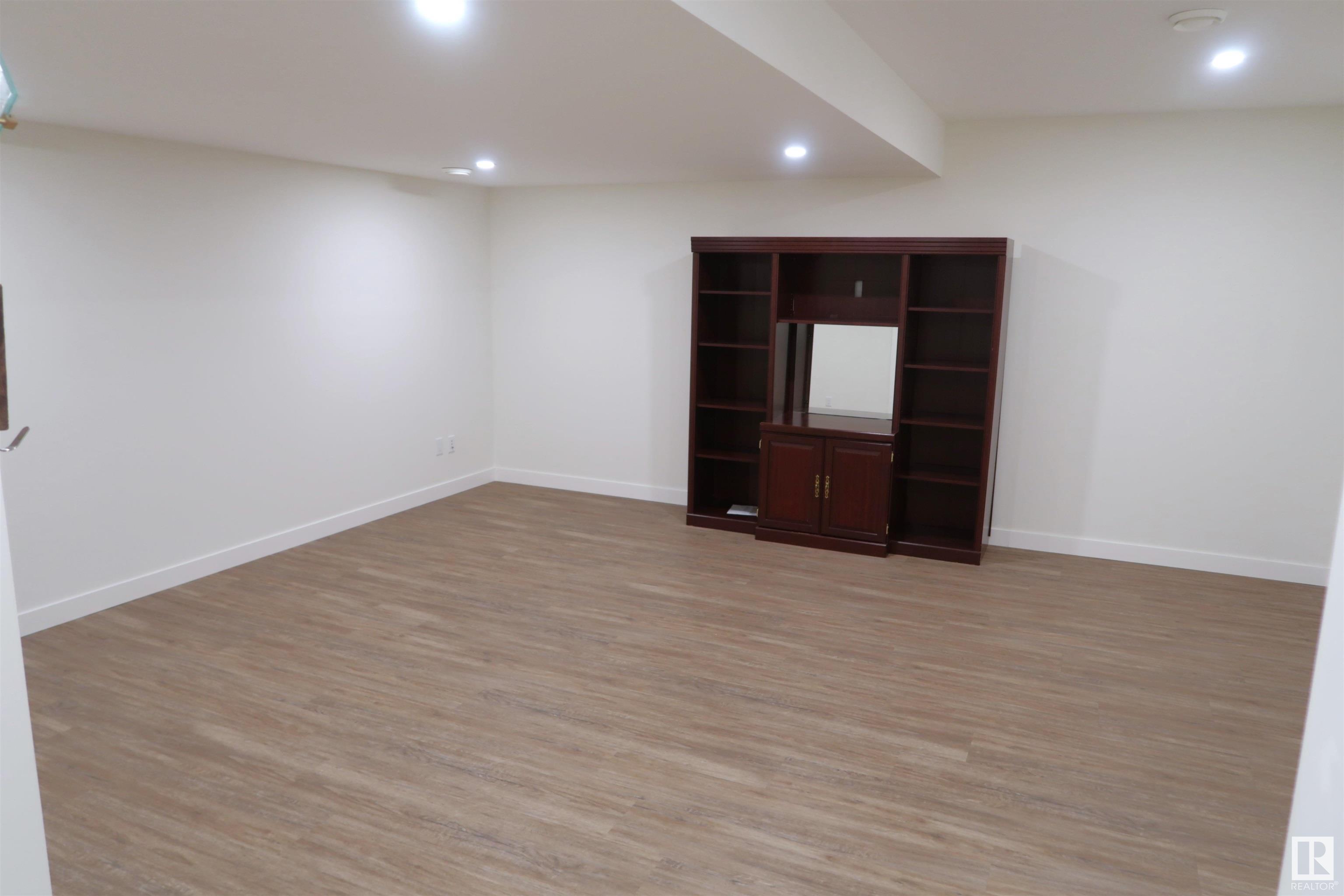      15325 97 AV NW , Edmonton,  ,T5X 5V3 ;  Listing Number: MLS E4397003