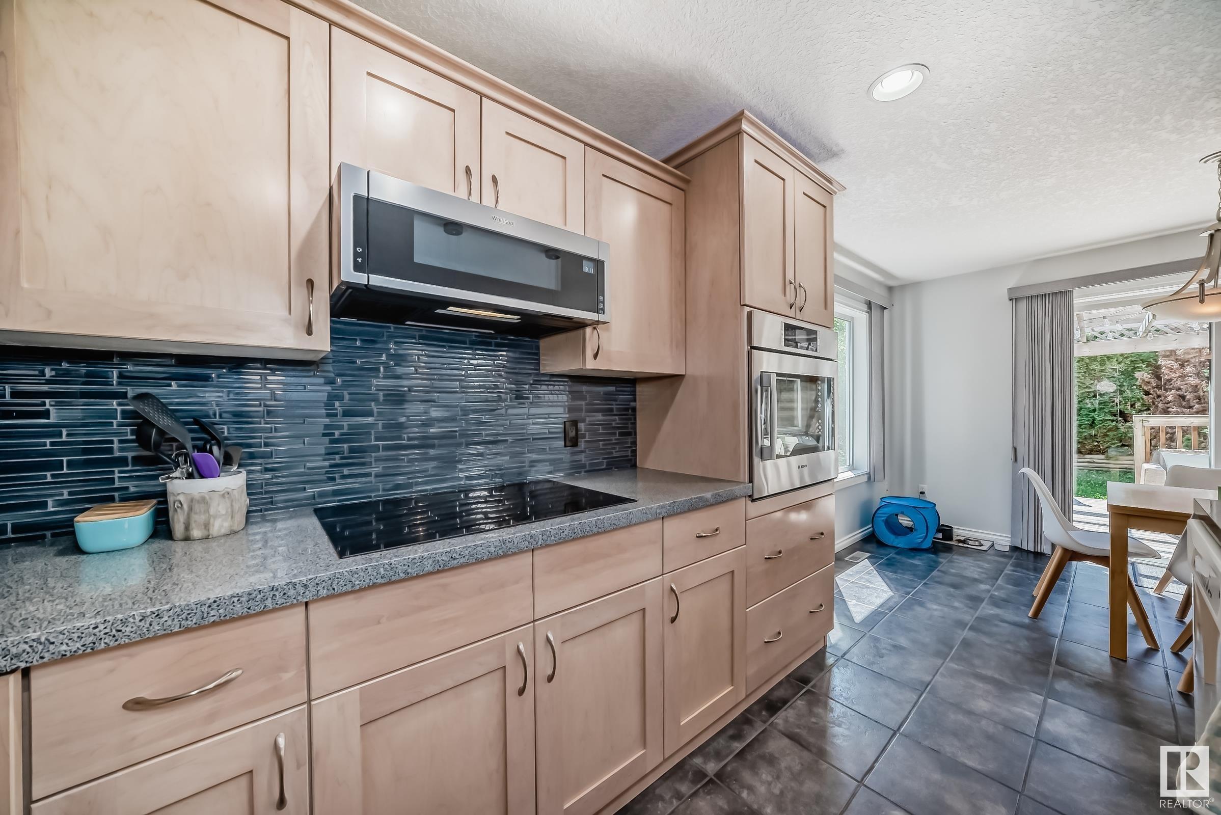      10048 93 ST NW , Edmonton,  ,T5H 1W7 ;  Listing Number: MLS E4397183