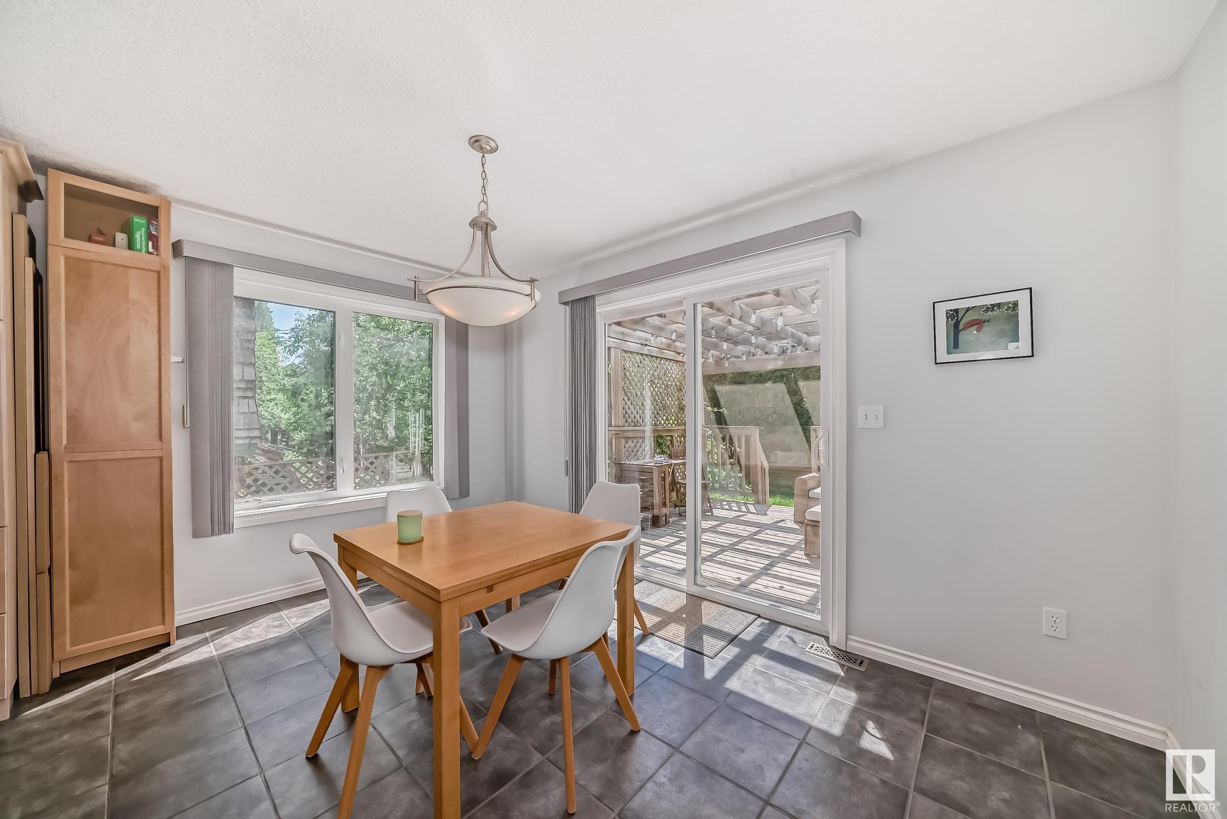      10048 93 ST NW , Edmonton,  ,T5H 1W7 ;  Listing Number: MLS E4397183