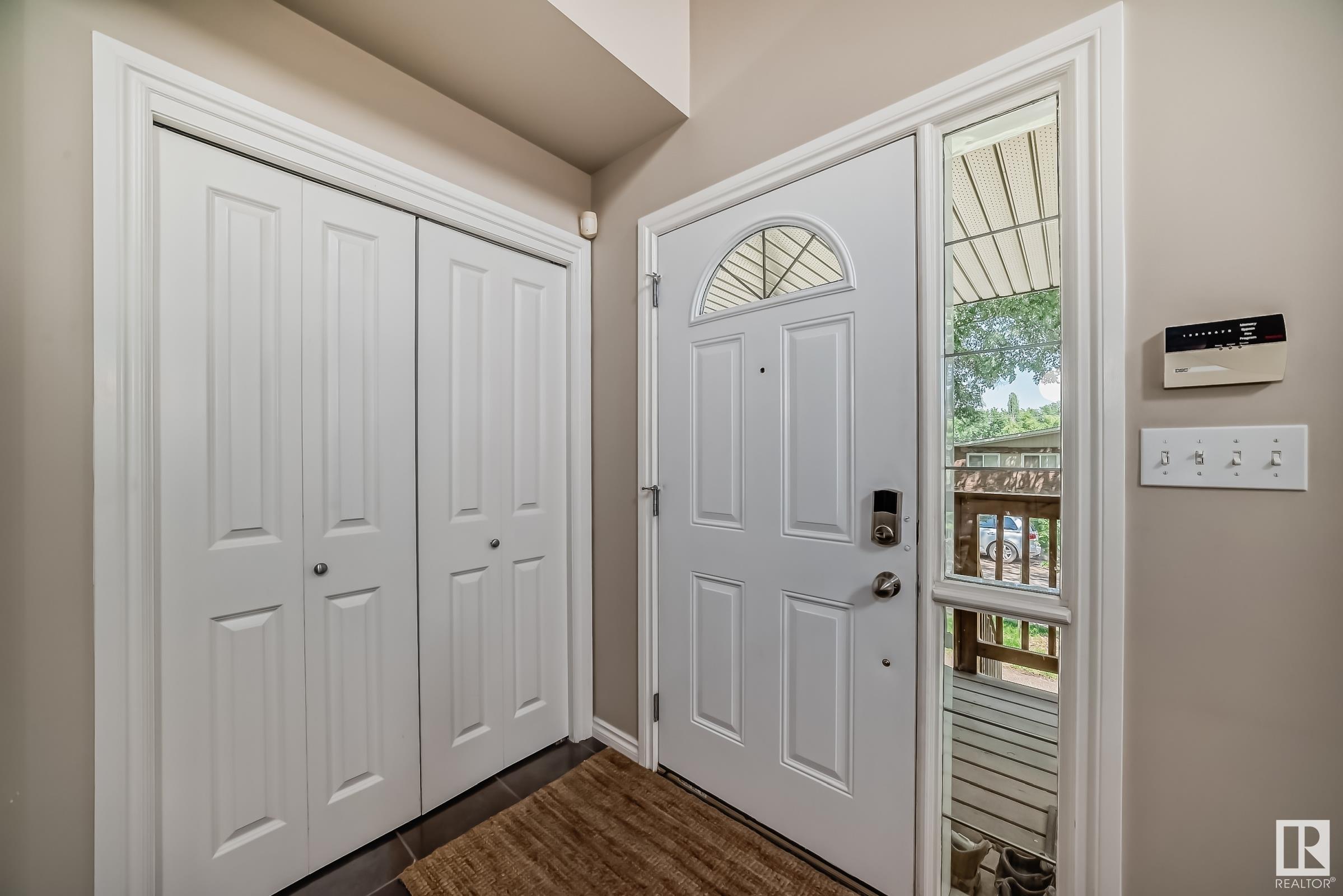      10048 93 ST NW , Edmonton,  ,T5H 1W7 ;  Listing Number: MLS E4397183