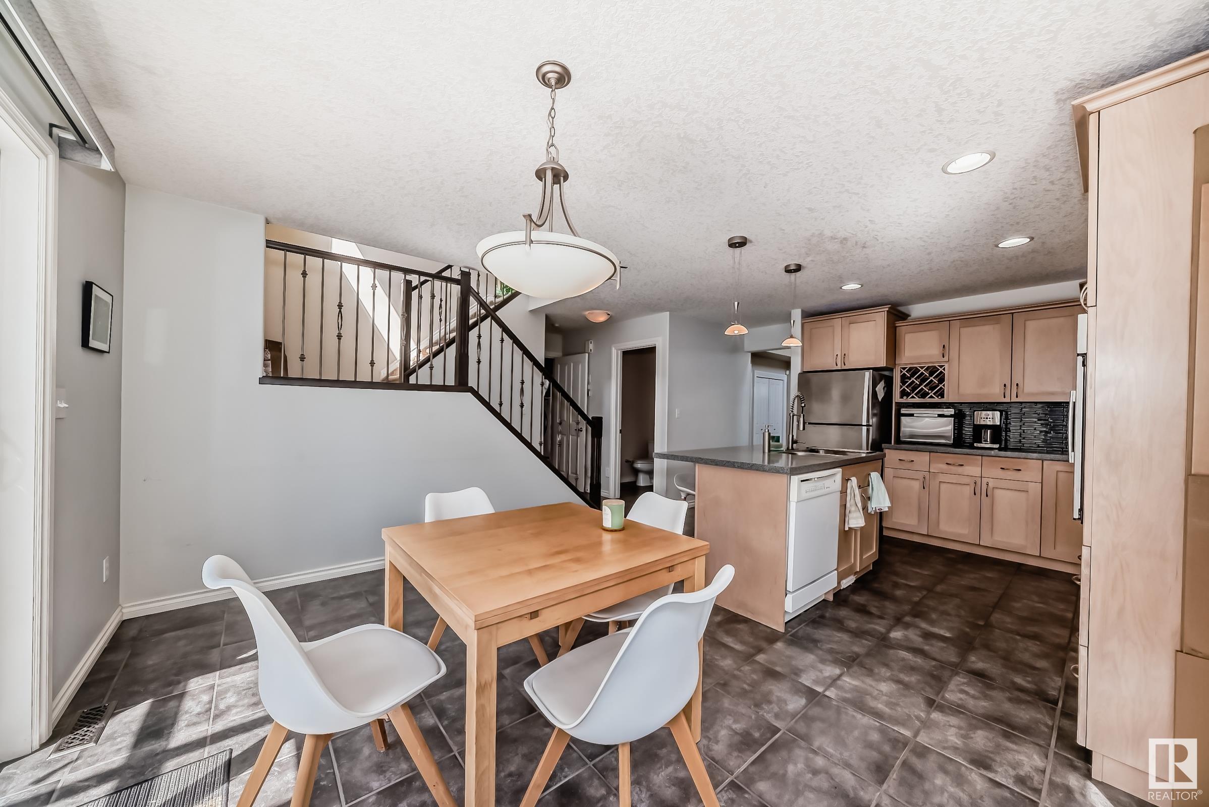      10048 93 ST NW , Edmonton,  ,T5H 1W7 ;  Listing Number: MLS E4397183