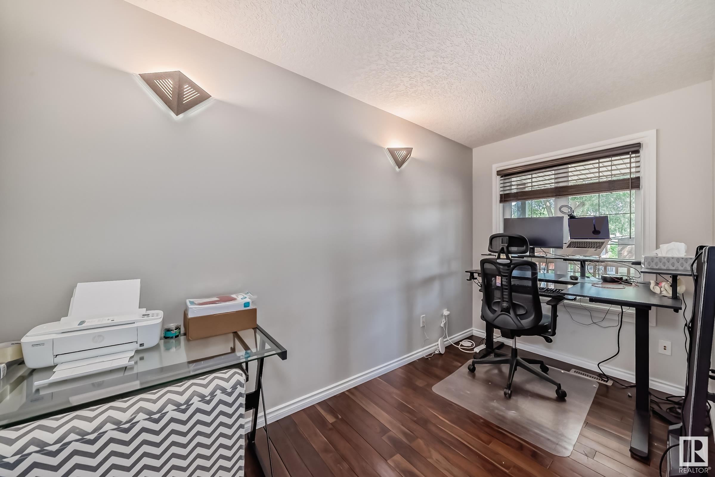      10048 93 ST NW , Edmonton,  ,T5H 1W7 ;  Listing Number: MLS E4397183