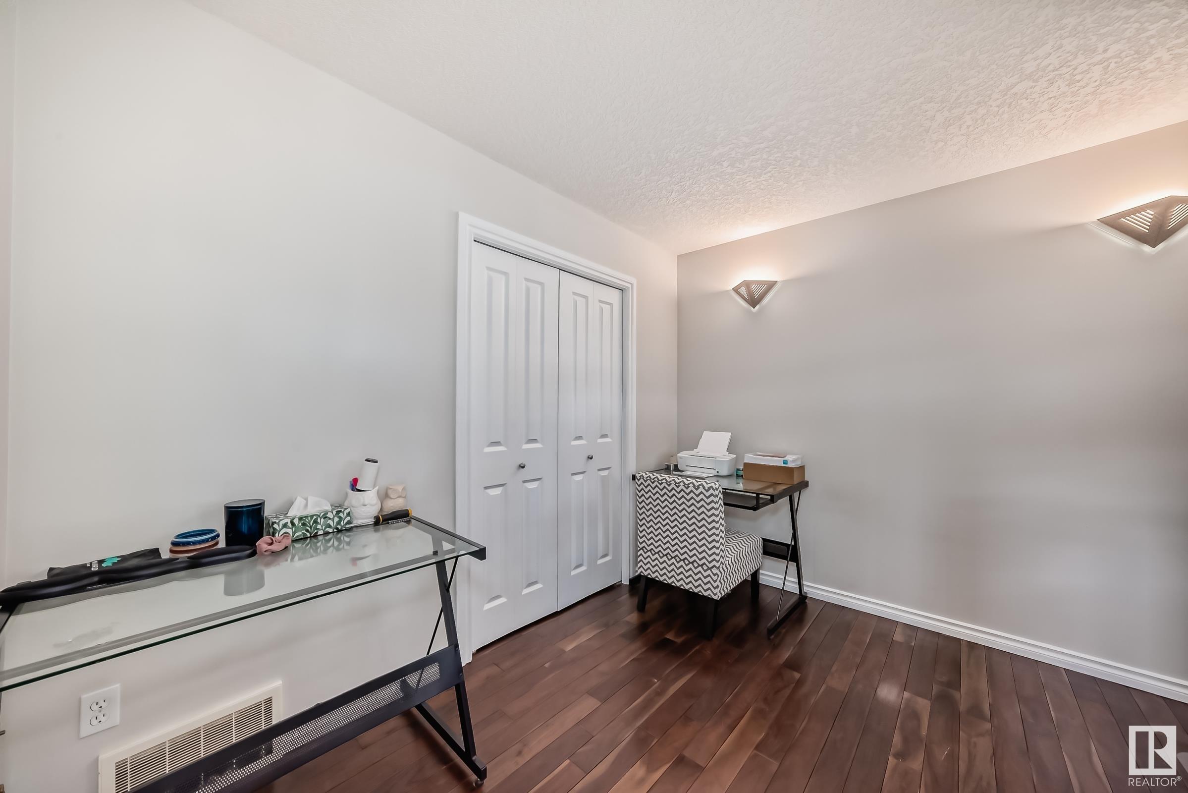      10048 93 ST NW , Edmonton,  ,T5H 1W7 ;  Listing Number: MLS E4397183