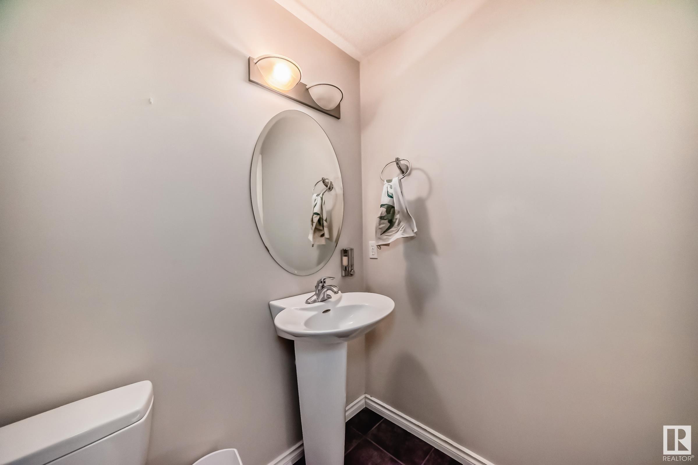      10048 93 ST NW , Edmonton,  ,T5H 1W7 ;  Listing Number: MLS E4397183