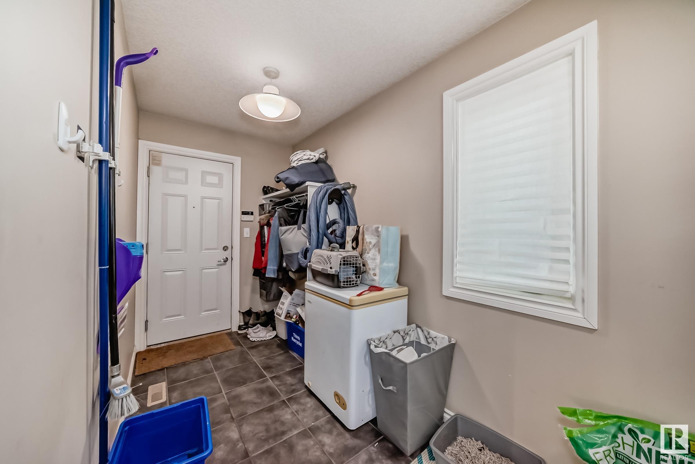      10048 93 ST NW , Edmonton,  ,T5H 1W7 ;  Listing Number: MLS E4397183