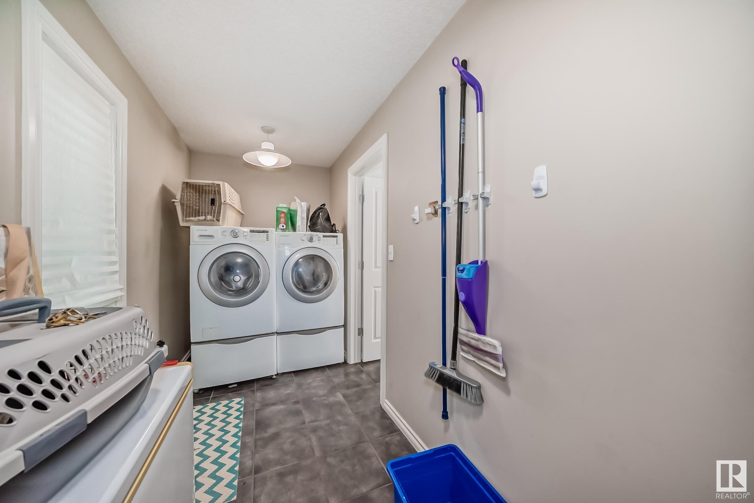      10048 93 ST NW , Edmonton,  ,T5H 1W7 ;  Listing Number: MLS E4397183