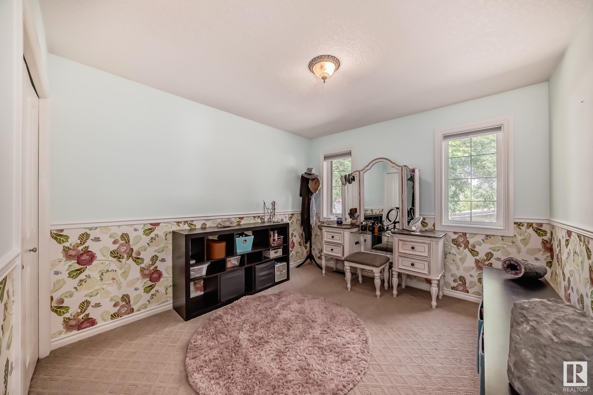      10048 93 ST NW , Edmonton,  ,T5H 1W7 ;  Listing Number: MLS E4397183