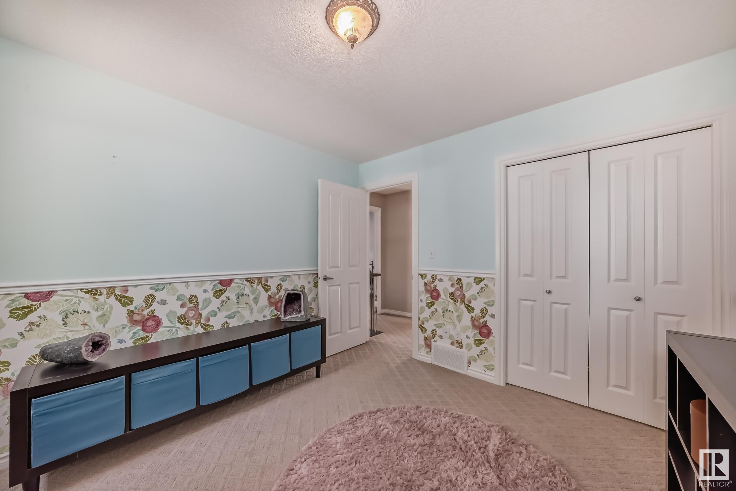      10048 93 ST NW , Edmonton,  ,T5H 1W7 ;  Listing Number: MLS E4397183