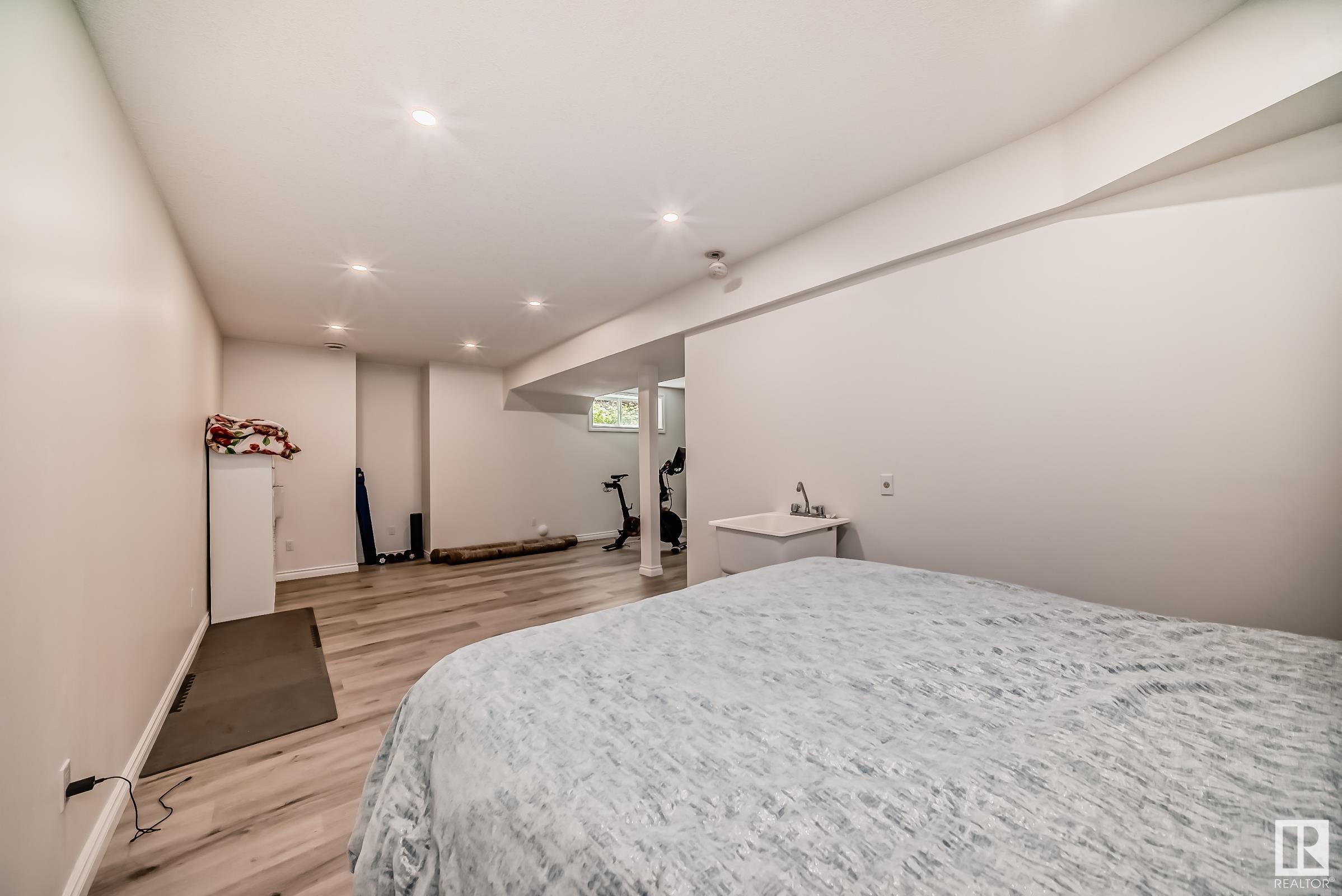      10048 93 ST NW , Edmonton,  ,T5H 1W7 ;  Listing Number: MLS E4397183