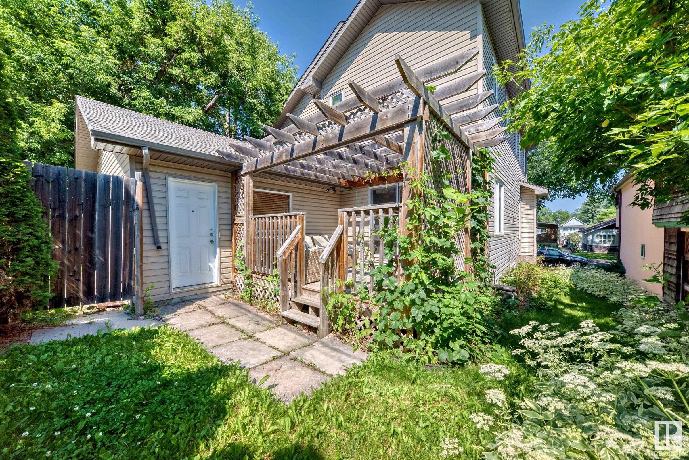      10048 93 ST NW , Edmonton,  ,T5H 1W7 ;  Listing Number: MLS E4397183