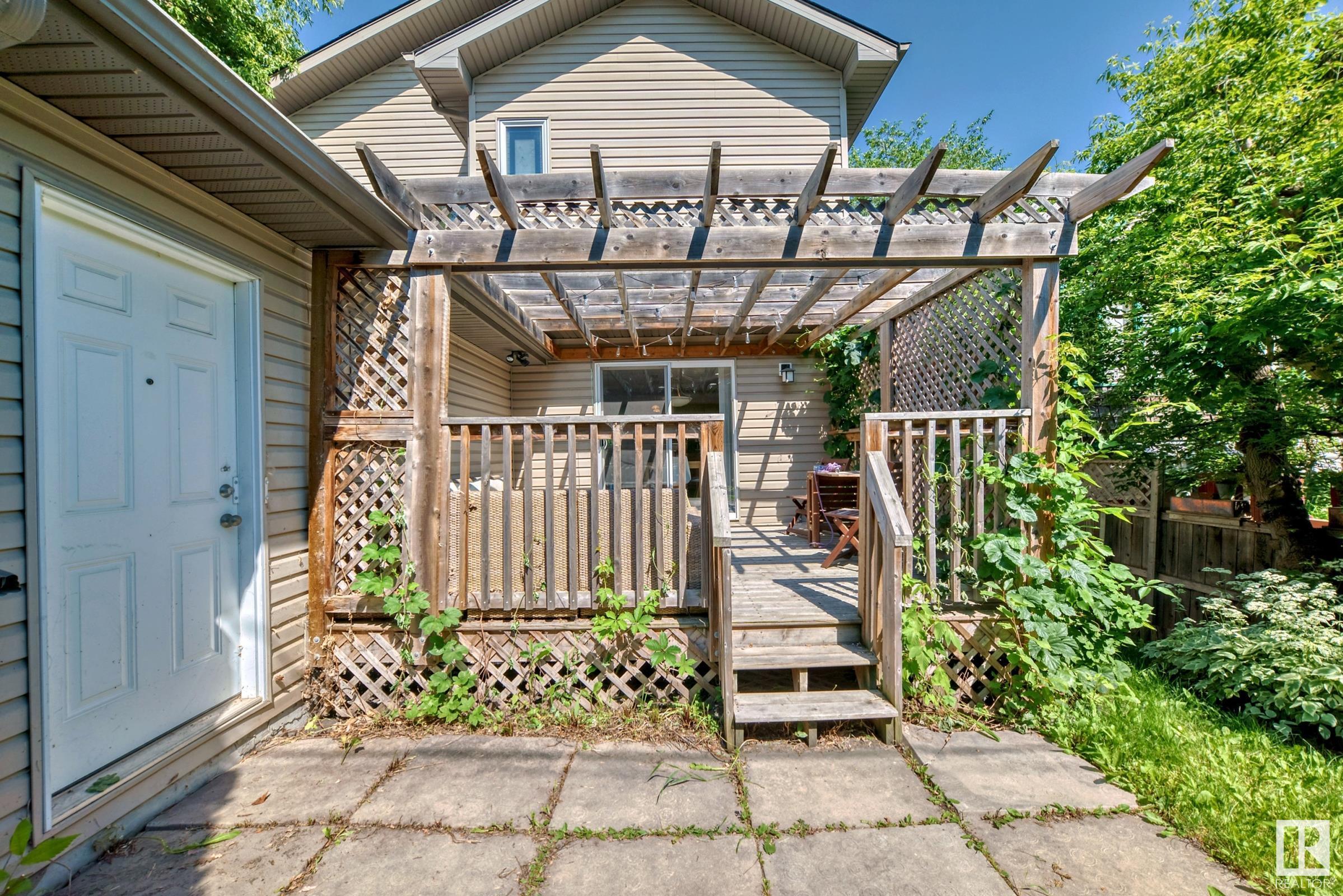      10048 93 ST NW , Edmonton,  ,T5H 1W7 ;  Listing Number: MLS E4397183