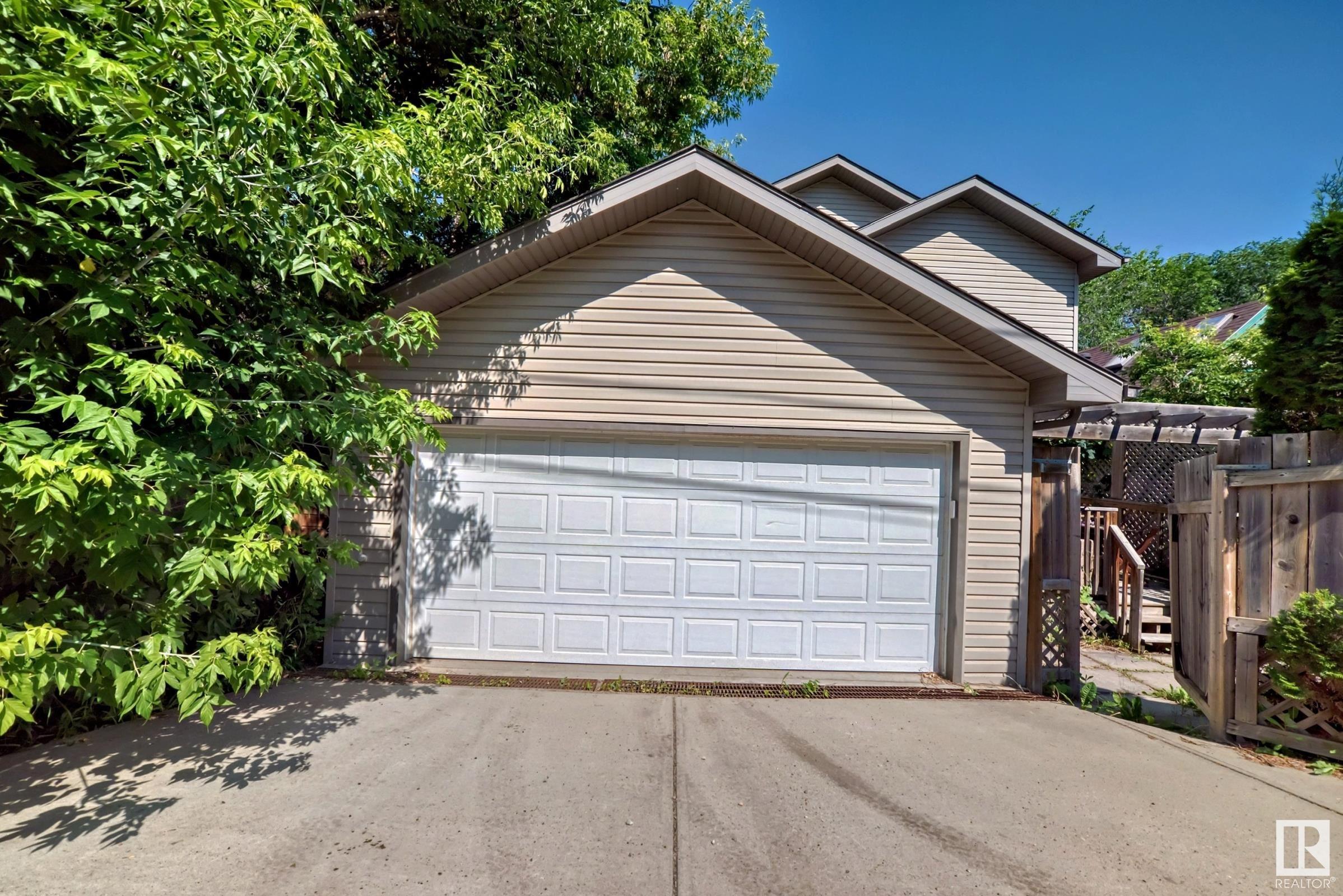      10048 93 ST NW , Edmonton,  ,T5H 1W7 ;  Listing Number: MLS E4397183