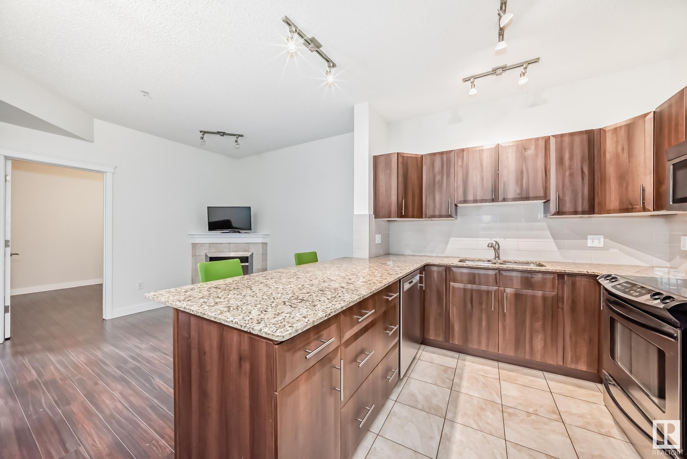      #117 10333 112 ST NW , Edmonton,  ,T5K 0B4 ;  Listing Number: MLS E4399935