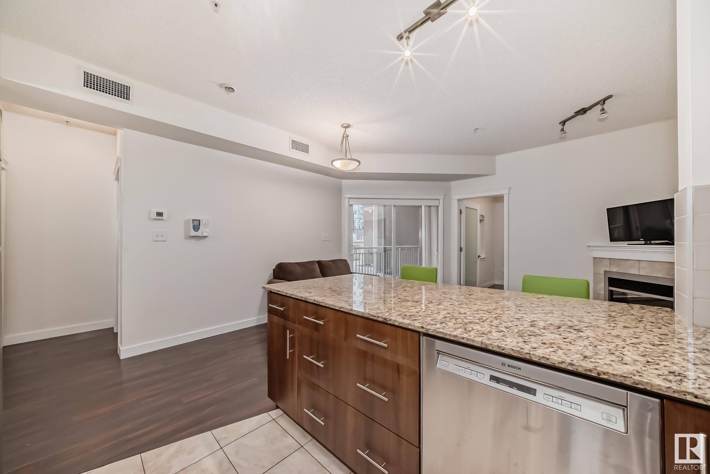      #117 10333 112 ST NW , Edmonton,  ,T5K 0B4 ;  Listing Number: MLS E4399935