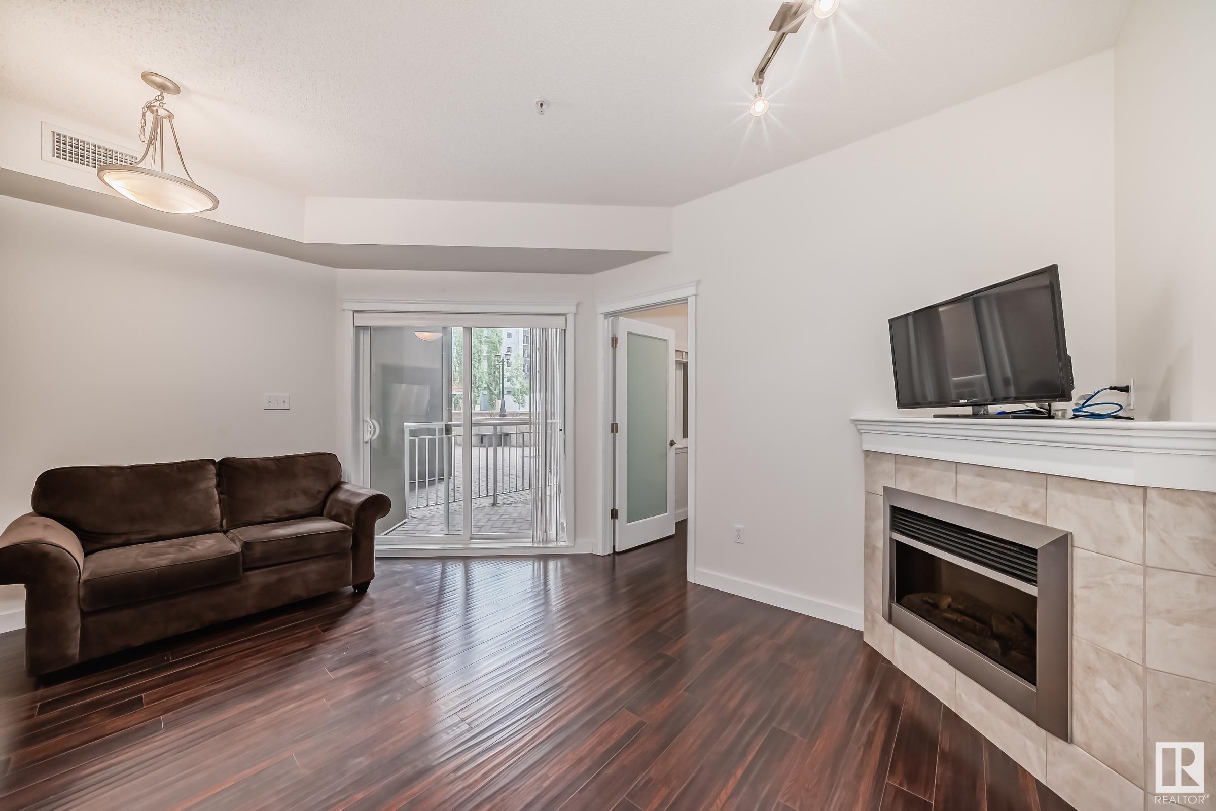      #117 10333 112 ST NW , Edmonton,  ,T5K 0B4 ;  Listing Number: MLS E4399935