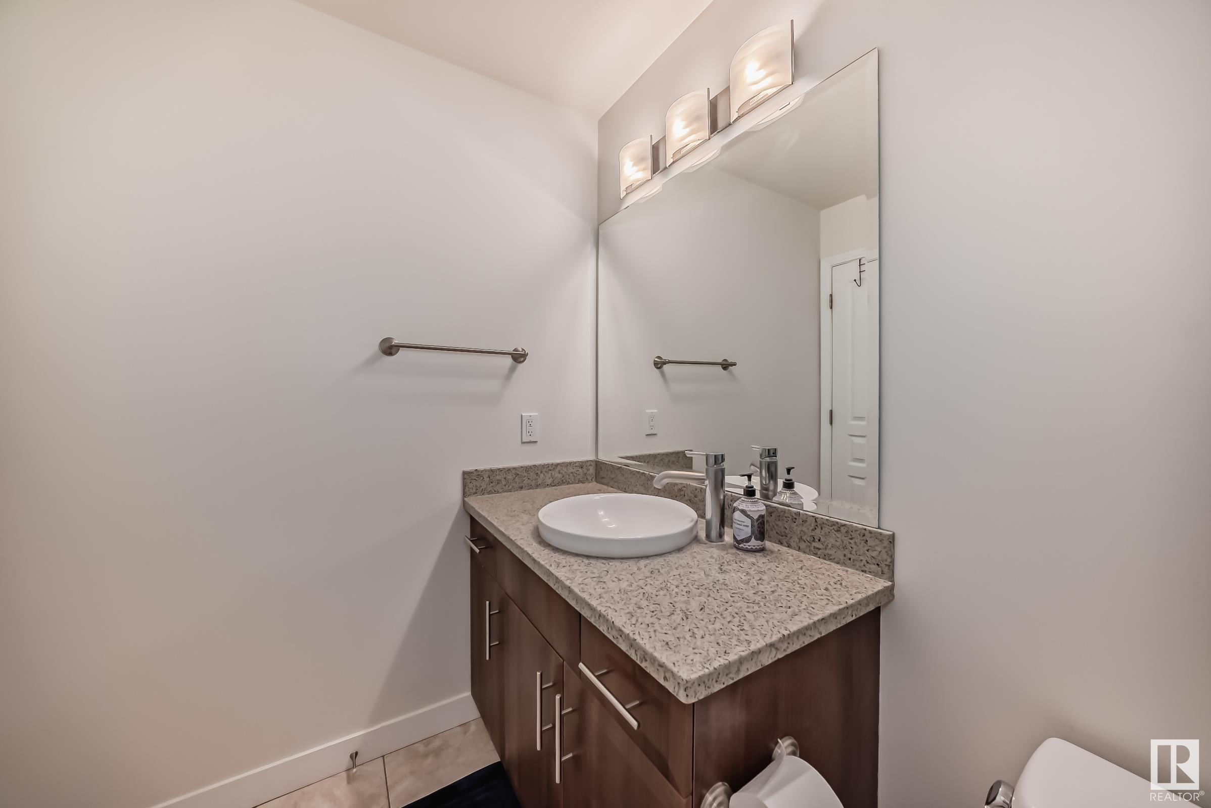      #117 10333 112 ST NW , Edmonton,  ,T5K 0B4 ;  Listing Number: MLS E4399935
