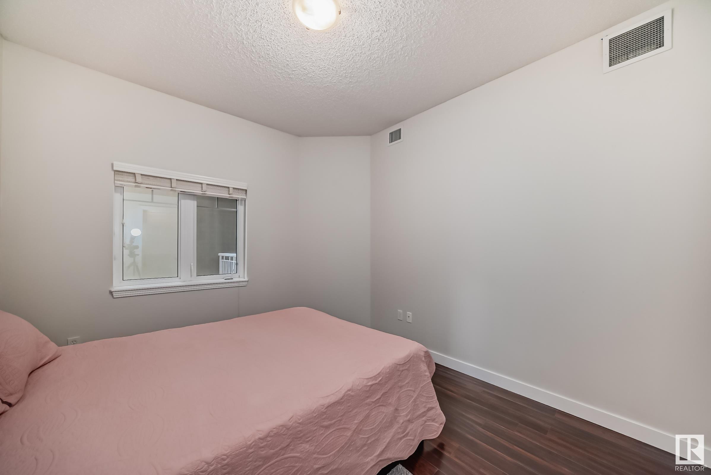      #117 10333 112 ST NW , Edmonton,  ,T5K 0B4 ;  Listing Number: MLS E4399935