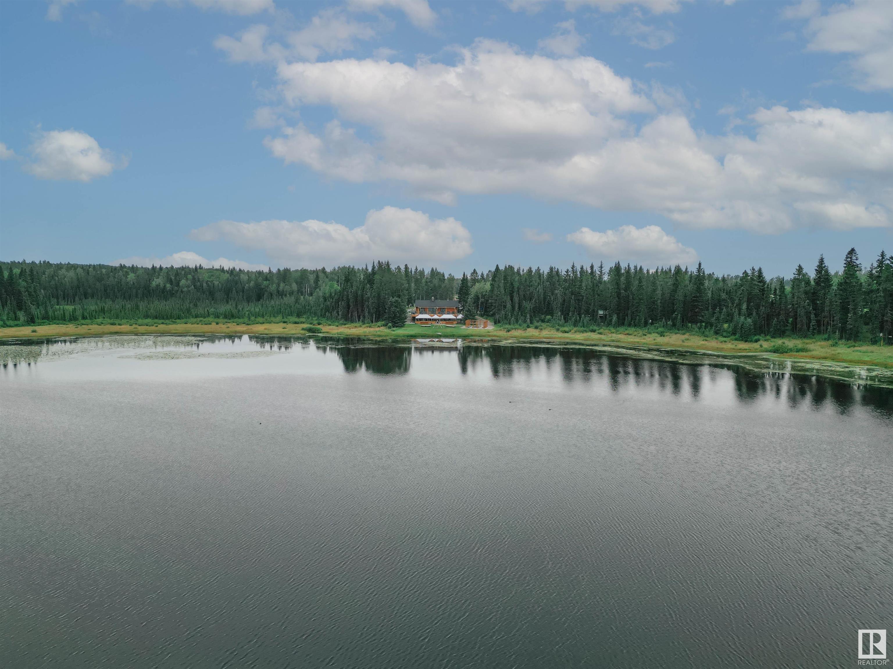 http://cdnparap120.paragonrels.com/ParagonImages/Property/p12/RAE/225313023/23/0/0/eaeca4b337e11cbe0efa5f45a364b035/1/211ecd3803c774fdcaf8337c8e21891b/225313023-6661b280-4ab3-4032-9889-f0d7457dcf9b.JPG