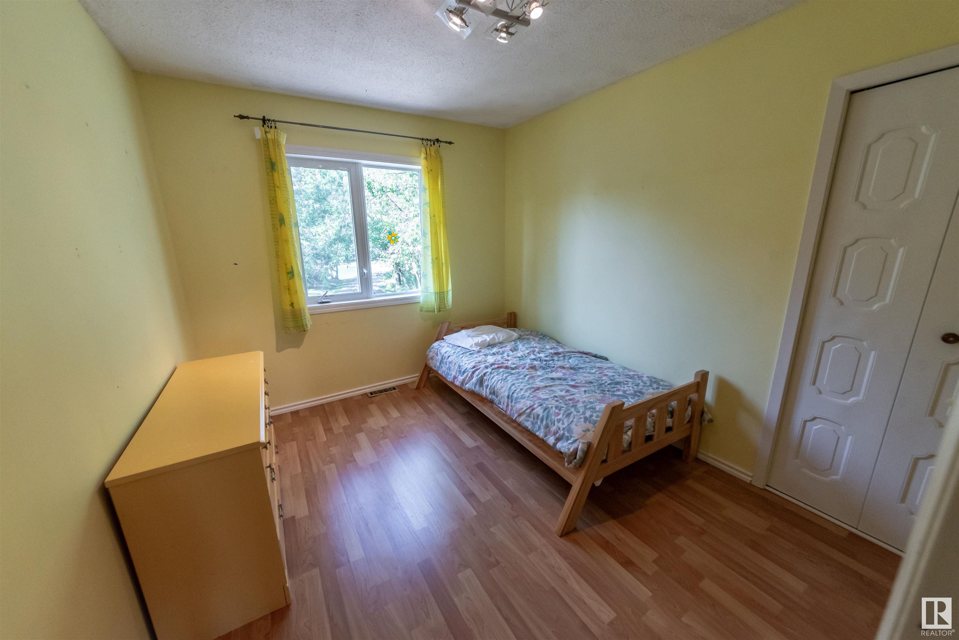      102 Parkins AV , Rural Lac Ste. Anne County,  ,T0E 1A0 ;  Listing Number: MLS E4401424