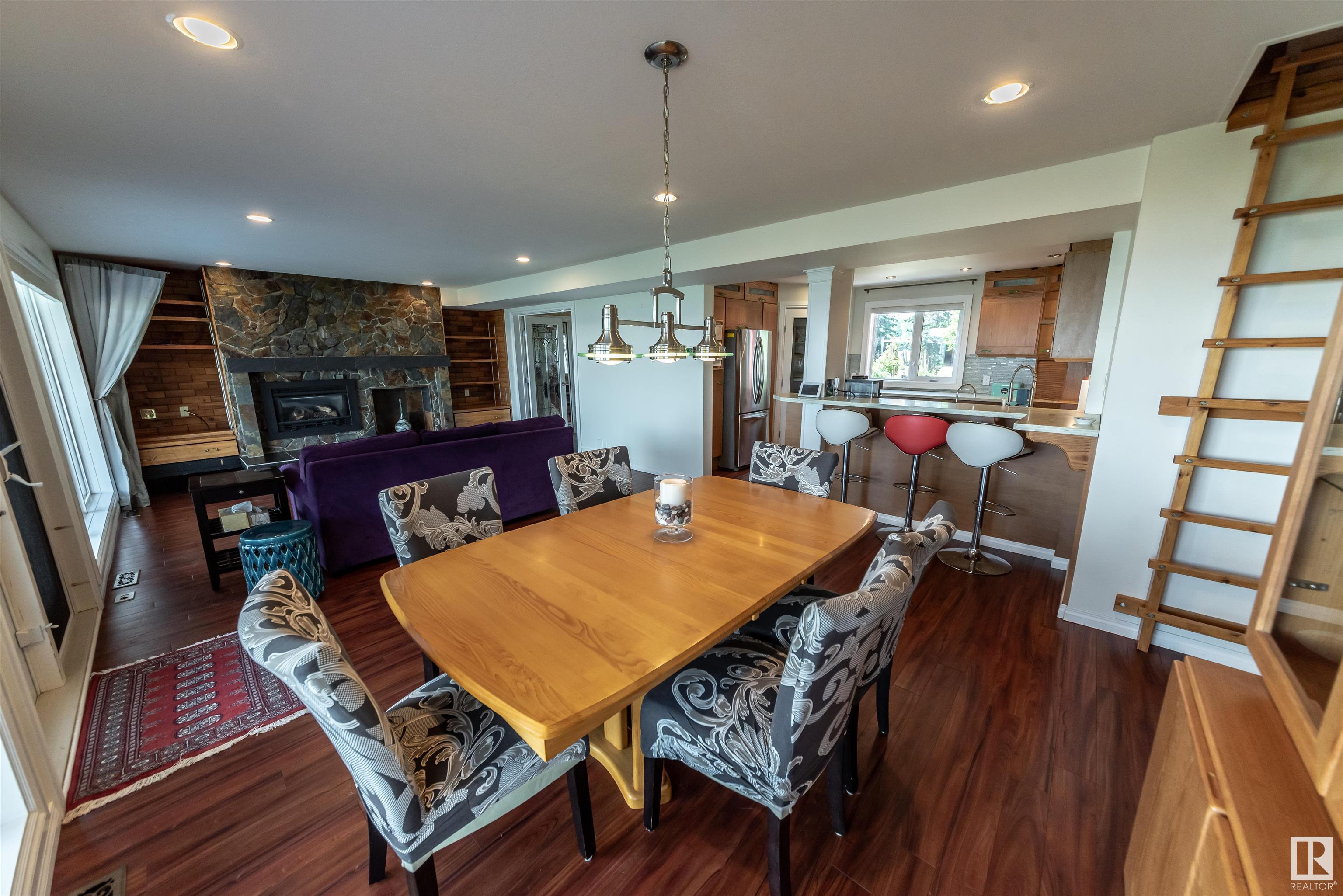      102 Parkins AV , Rural Lac Ste. Anne County,  ,T0E 1A0 ;  Listing Number: MLS E4401424