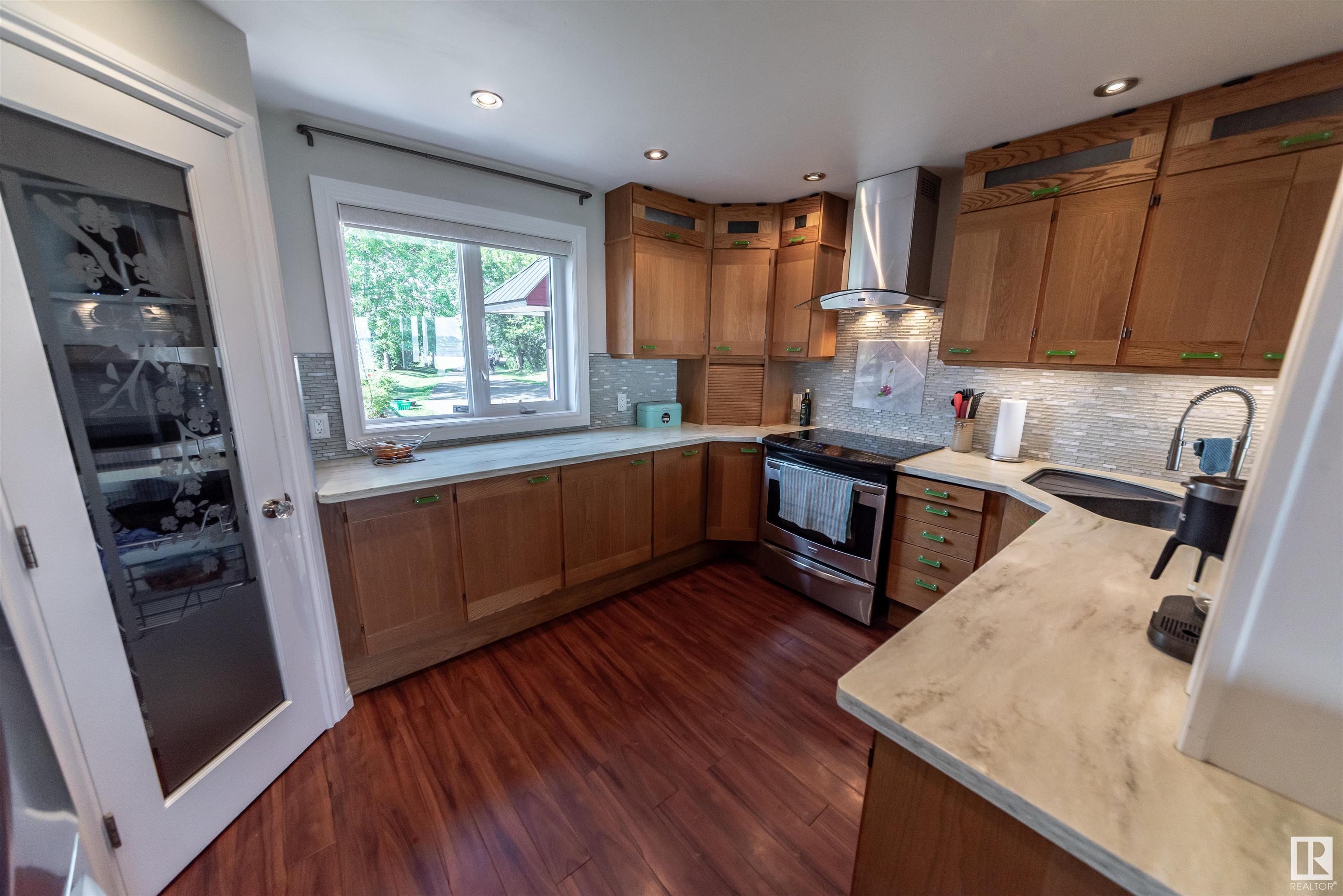      102 Parkins AV , Rural Lac Ste. Anne County,  ,T0E 1A0 ;  Listing Number: MLS E4401424