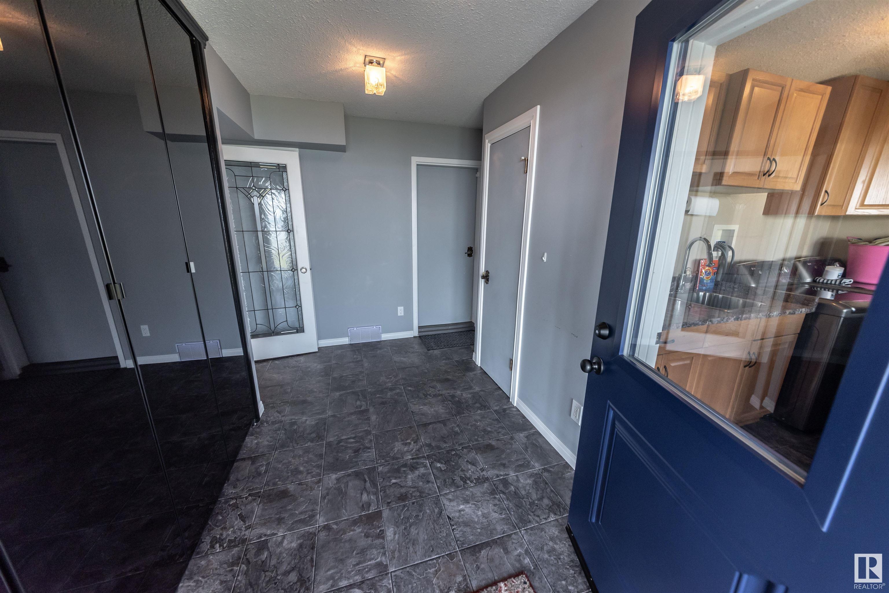      102 Parkins AV , Rural Lac Ste. Anne County,  ,T0E 1A0 ;  Listing Number: MLS E4401424