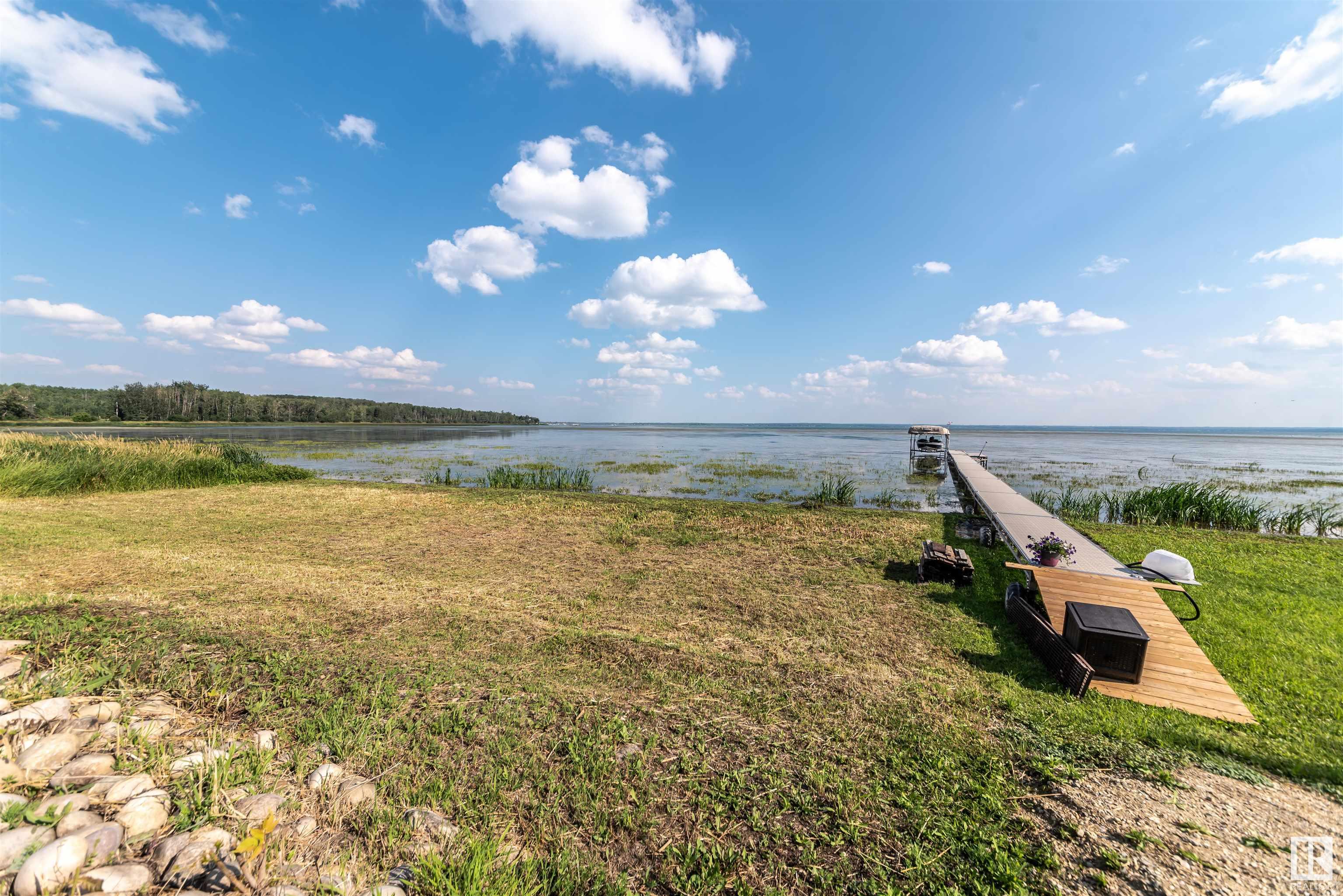      102 Parkins AV , Rural Lac Ste. Anne County,  ,T0E 1A0 ;  Listing Number: MLS E4401424