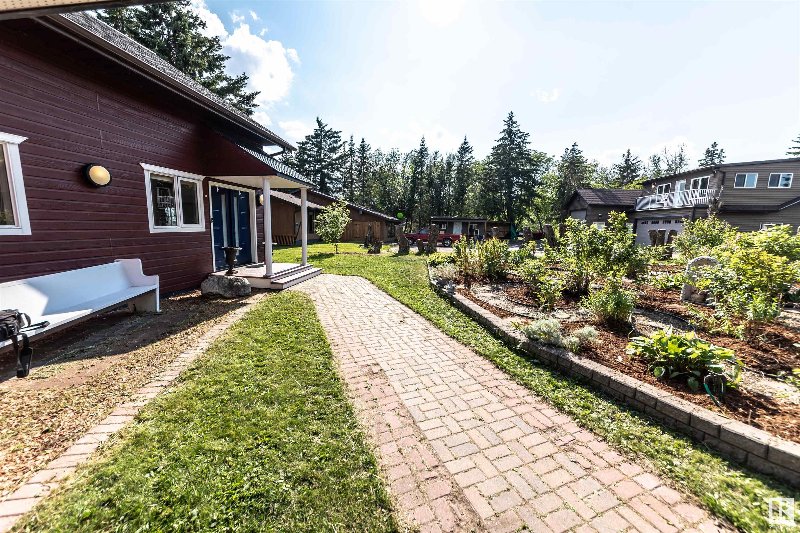      102 Parkins AV , Rural Lac Ste. Anne County,  ,T0E 1A0 ;  Listing Number: MLS E4401424
