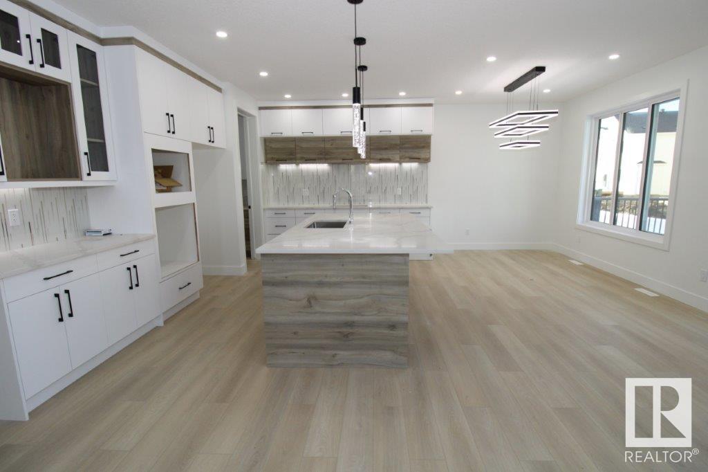      17128 2 ST NW , Edmonton,  ,T5Y 4G5 ;  Listing Number: MLS E4401934