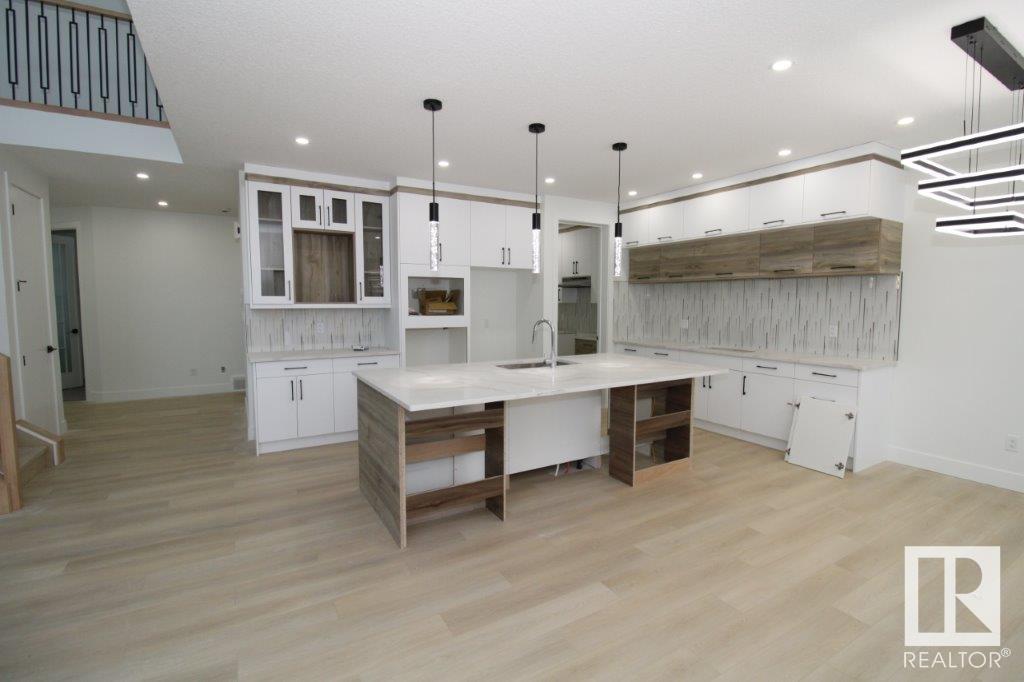      17128 2 ST NW , Edmonton,  ,T5Y 4G5 ;  Listing Number: MLS E4401934