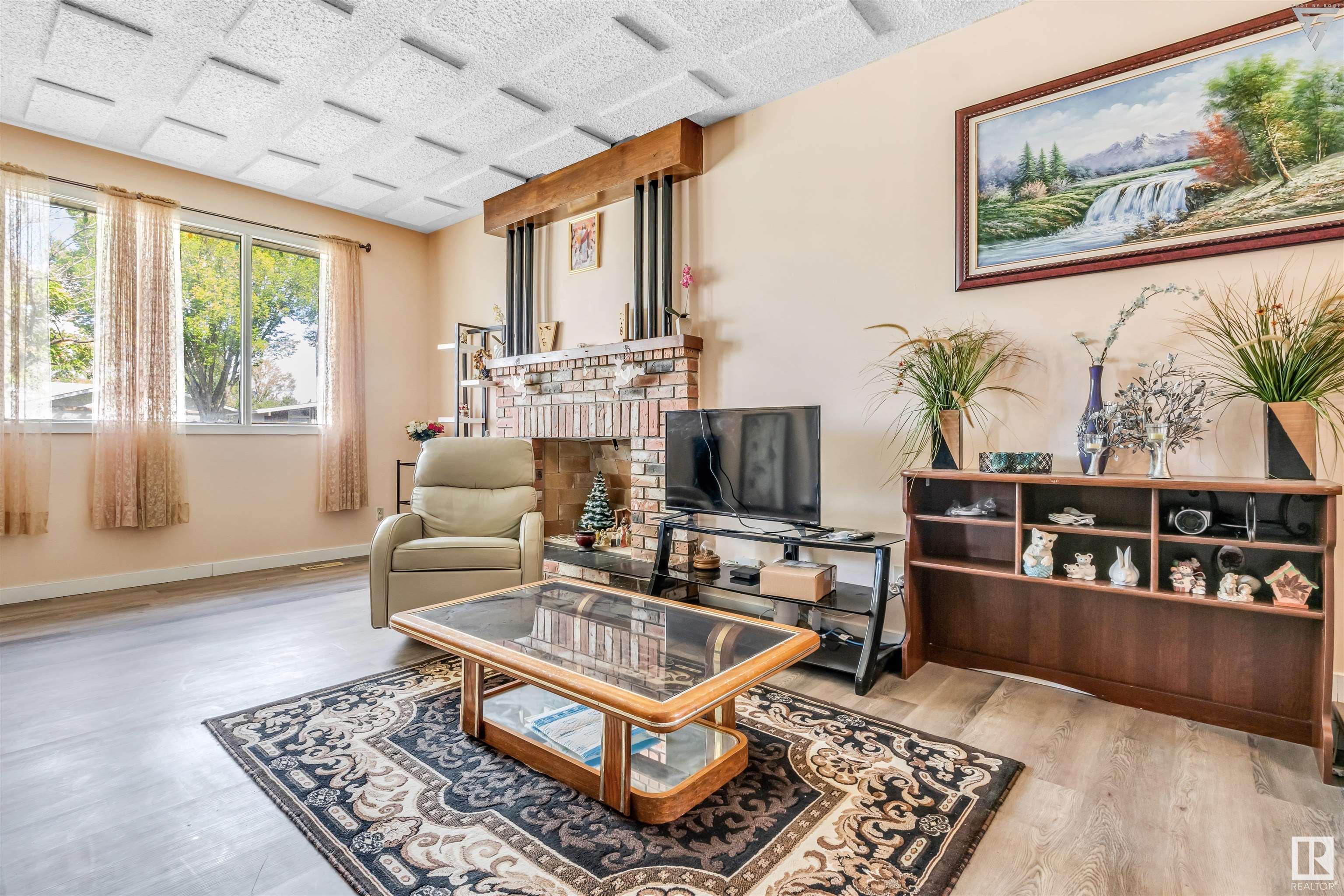      11731 145 AV NW NW , Edmonton,  ,T5X 1M2 ;  Listing Number: MLS E4404749