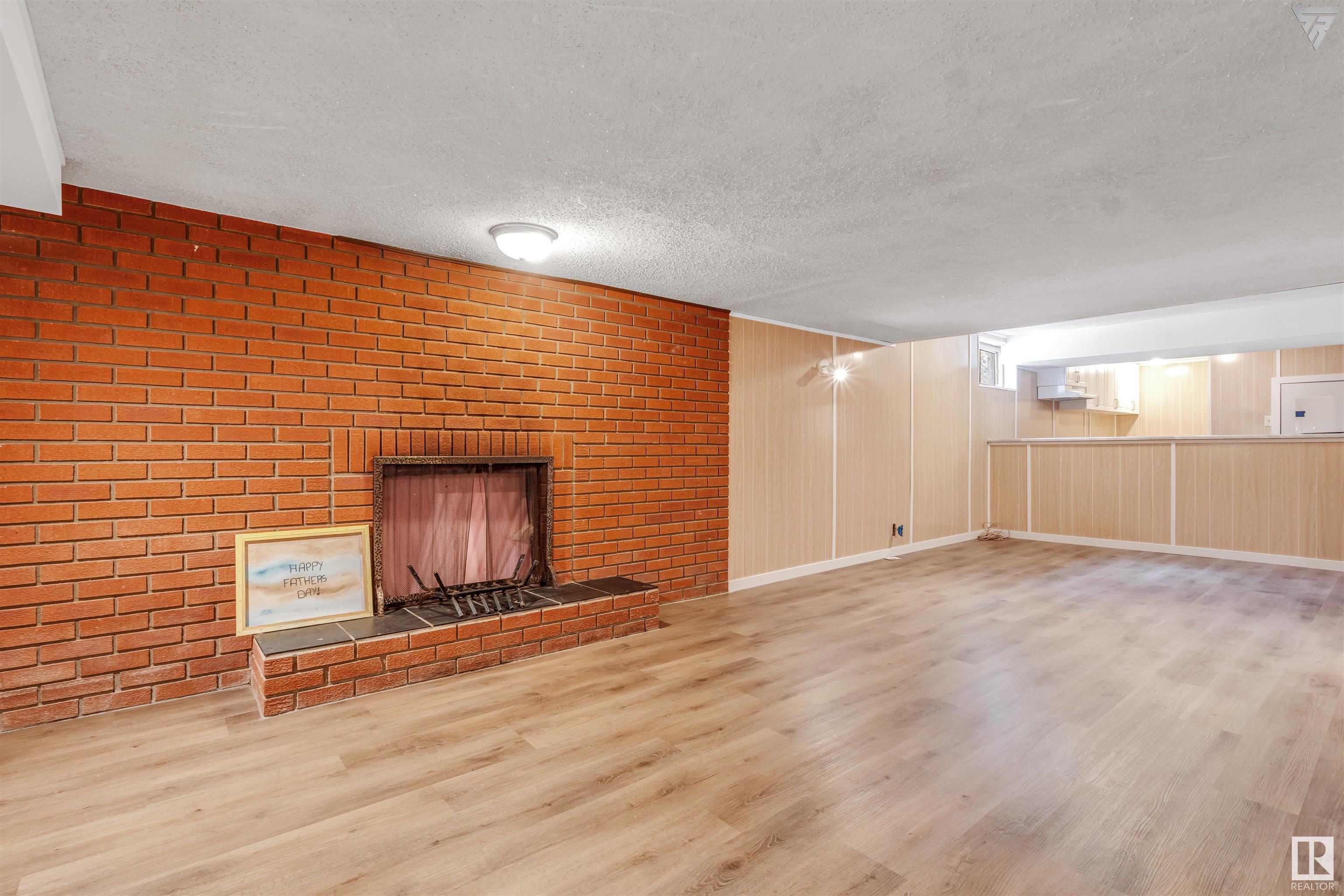      11731 145 AV NW NW , Edmonton,  ,T5X 1M2 ;  Listing Number: MLS E4404749