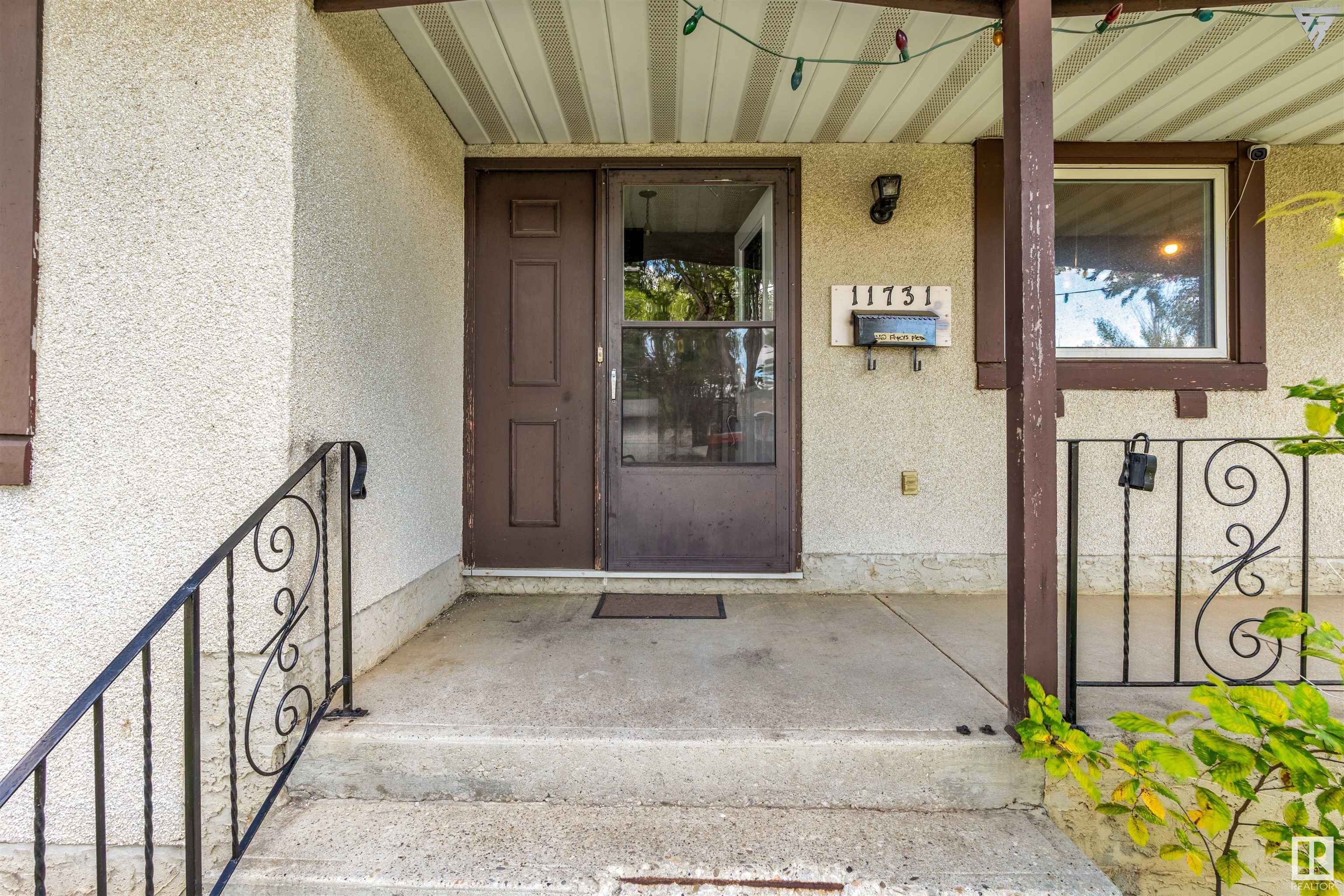      11731 145 AV NW NW , Edmonton,  ,T5X 1M2 ;  Listing Number: MLS E4404749
