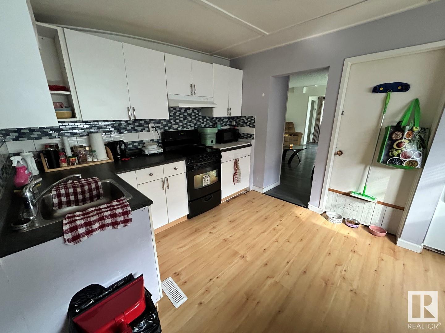      11928 68 ST NW , Edmonton,  ,T5B 1P7 ;  Listing Number: MLS E4405286