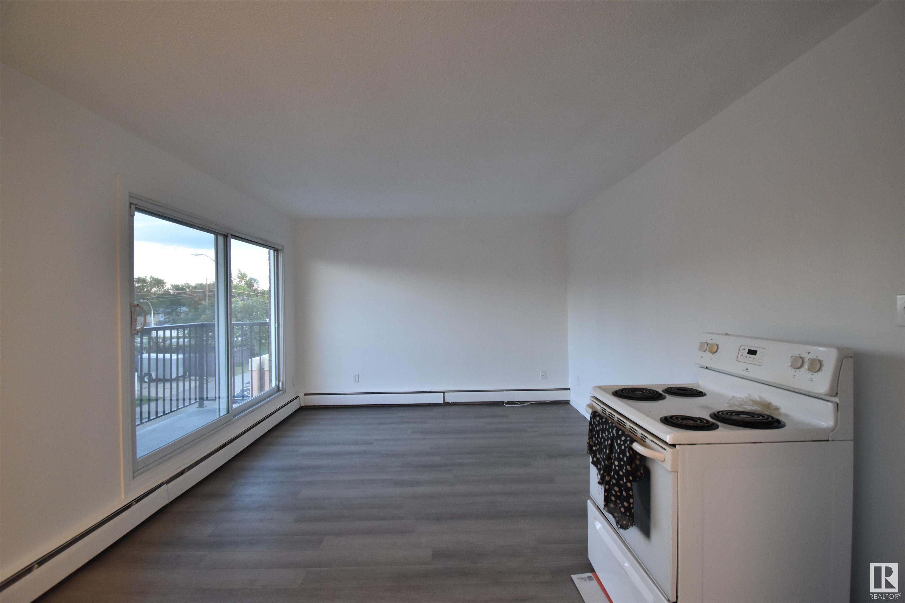      #303 12921 127 ST NW NW , Edmonton,  ,T5L 1B1 ;  Listing Number: MLS E4407412
