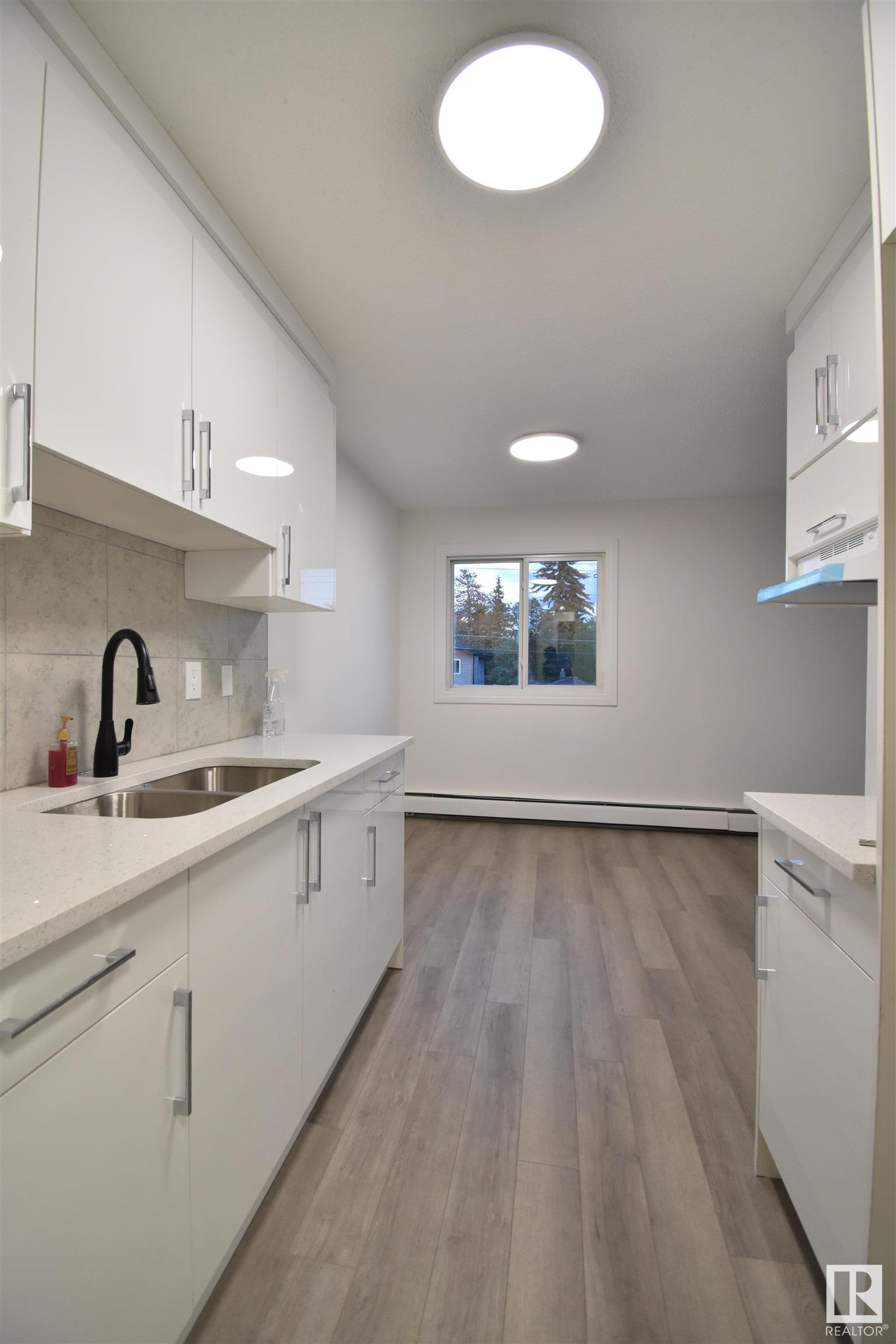      #303 12921 127 ST NW NW , Edmonton,  ,T5L 1B1 ;  Listing Number: MLS E4407412