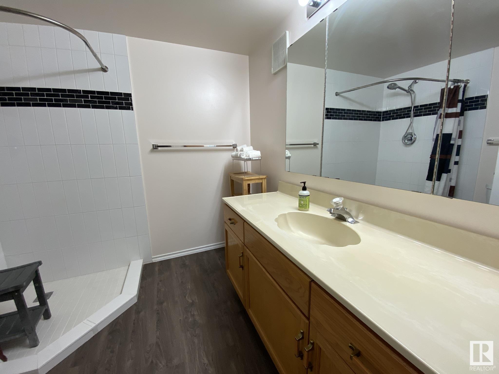      #113 10935 21 AV NW , Edmonton,  ,T6J 6R3 ;  Listing Number: MLS E4407704