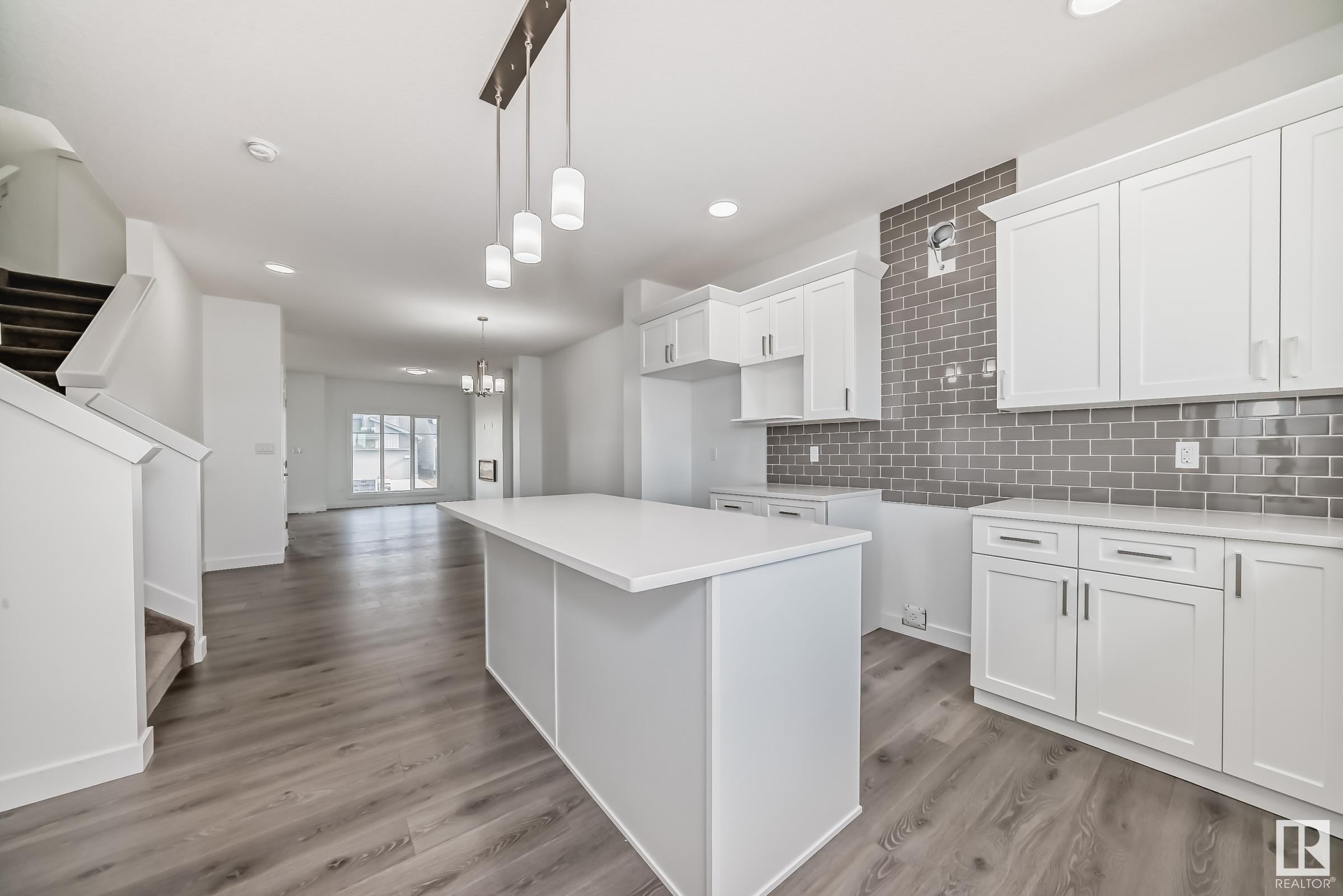      440 29 ST SW , Edmonton,  ,T6X 3E7 ;  Listing Number: MLS E4408295
