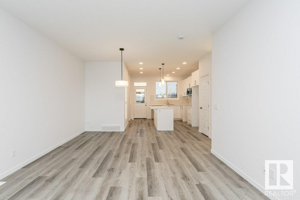      6304 176 AV NW , Edmonton,  ,T5Y 4E5 ;  Listing Number: MLS E4408714