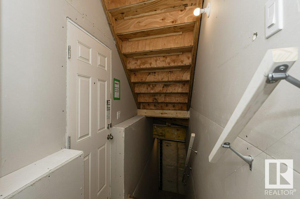      6304 176 AV NW , Edmonton,  ,T5Y 4E5 ;  Listing Number: MLS E4408714