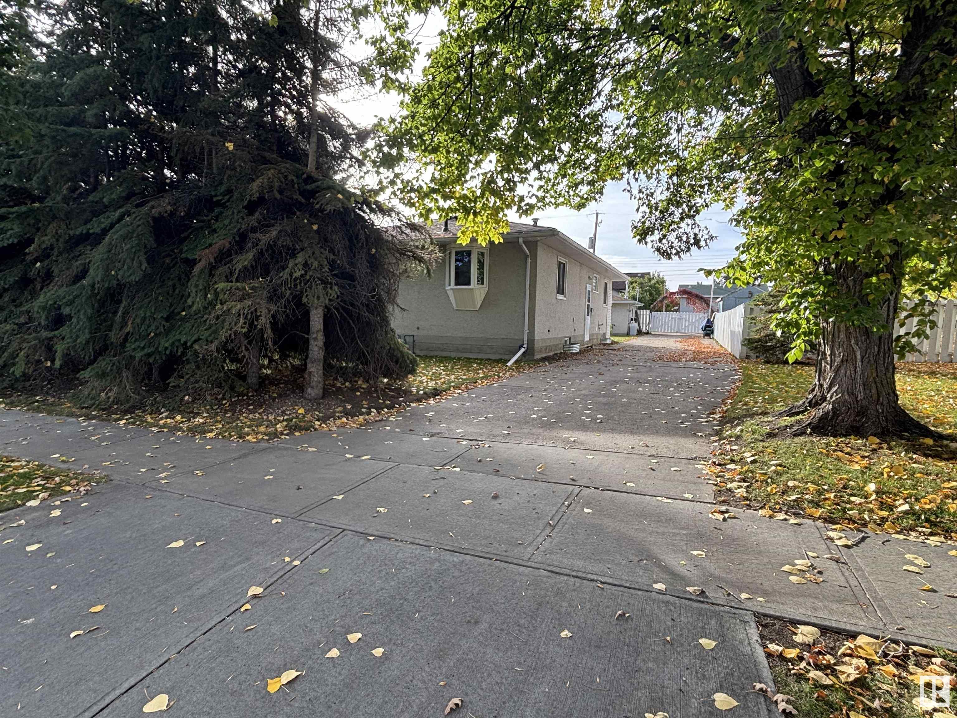      5100 53 AV , Stony Plain,  ,T7Z 1B9 ;  Listing Number: MLS E4408720