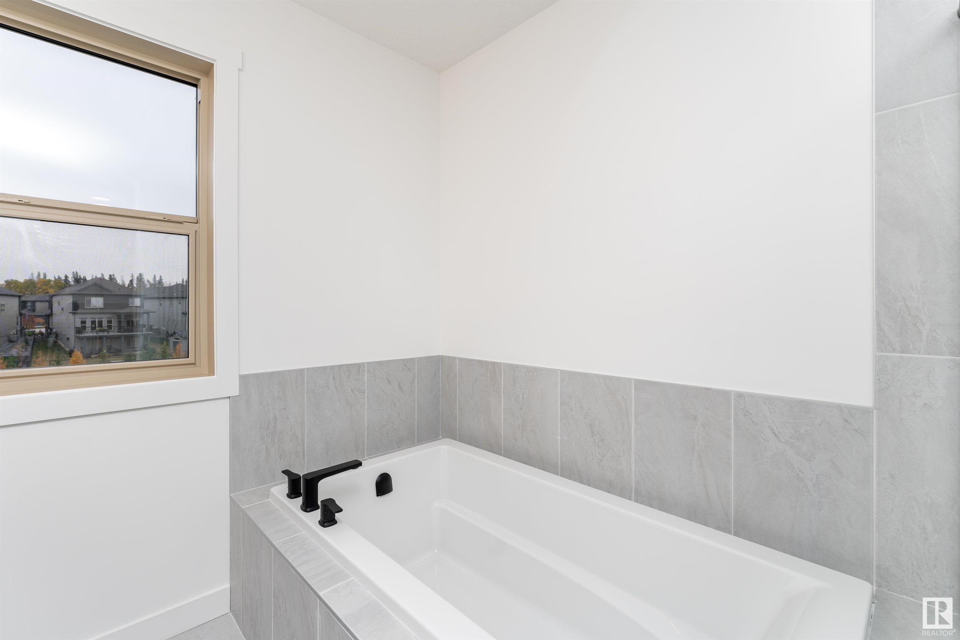      53 GLADSTONE BN , Spruce Grove,  ,T7X 0Z6 ;  Listing Number: MLS E4410355